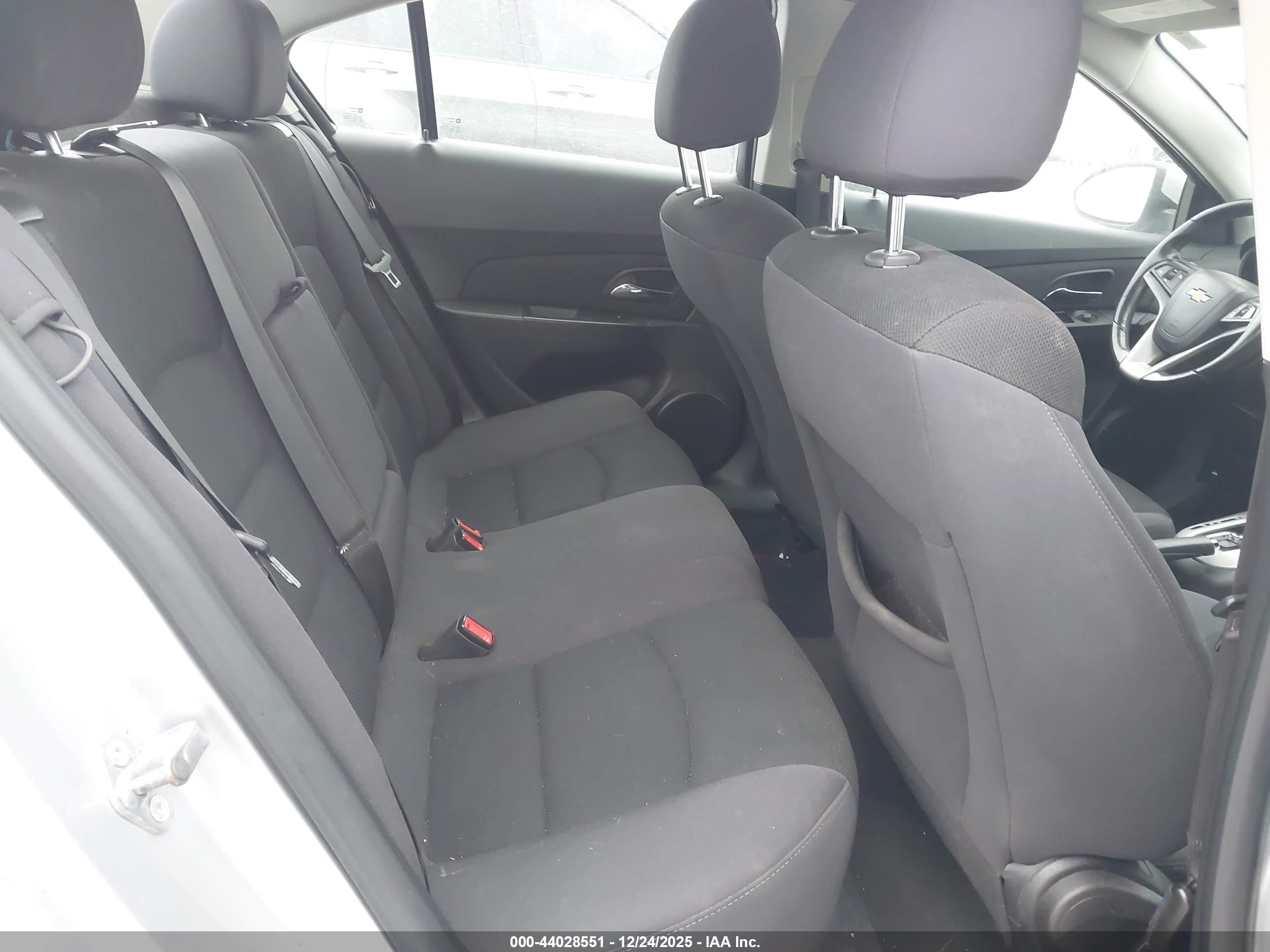 CHEVROLET CRUZE image 8