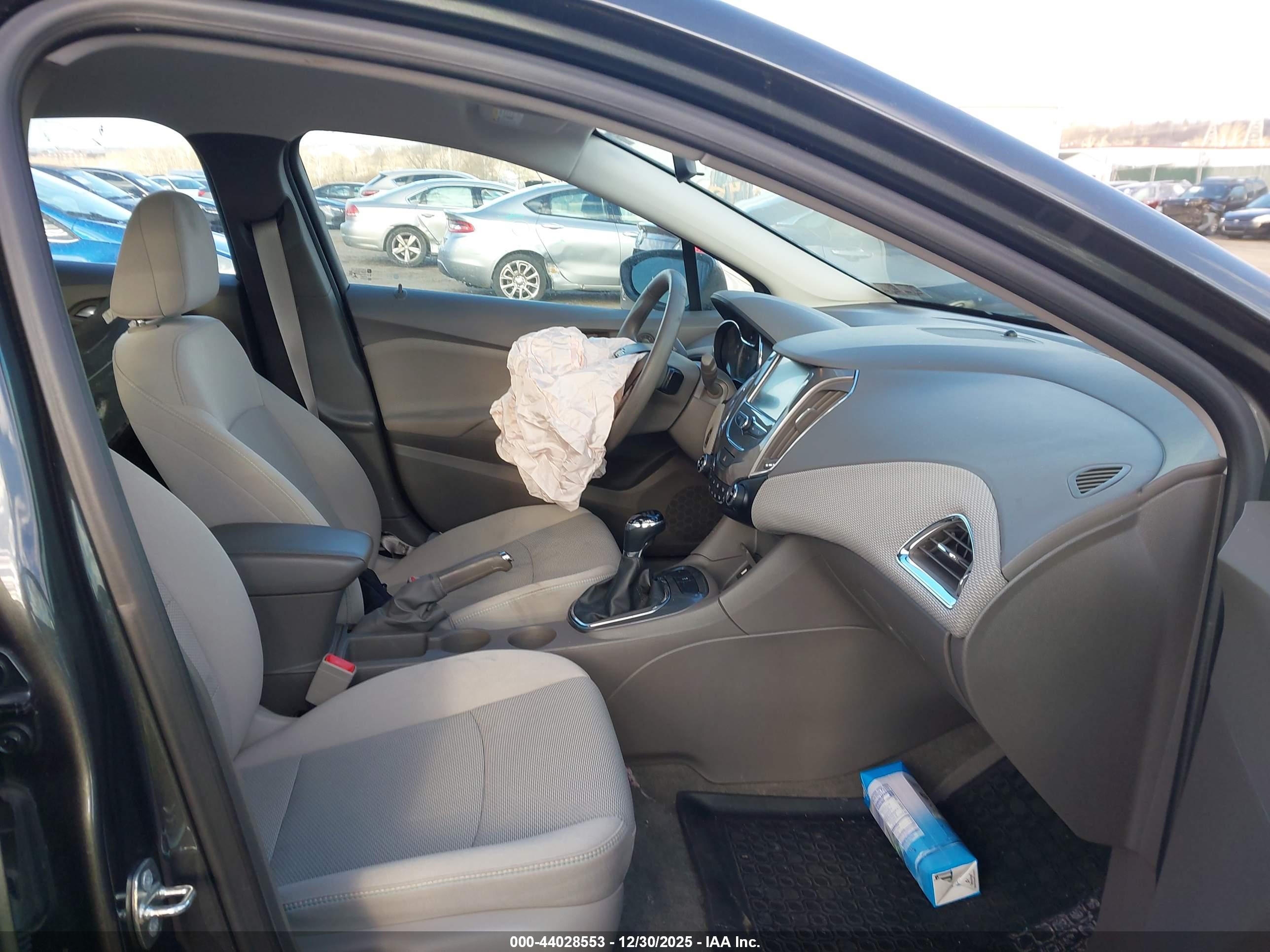 CHEVROLET CRUZE image 5