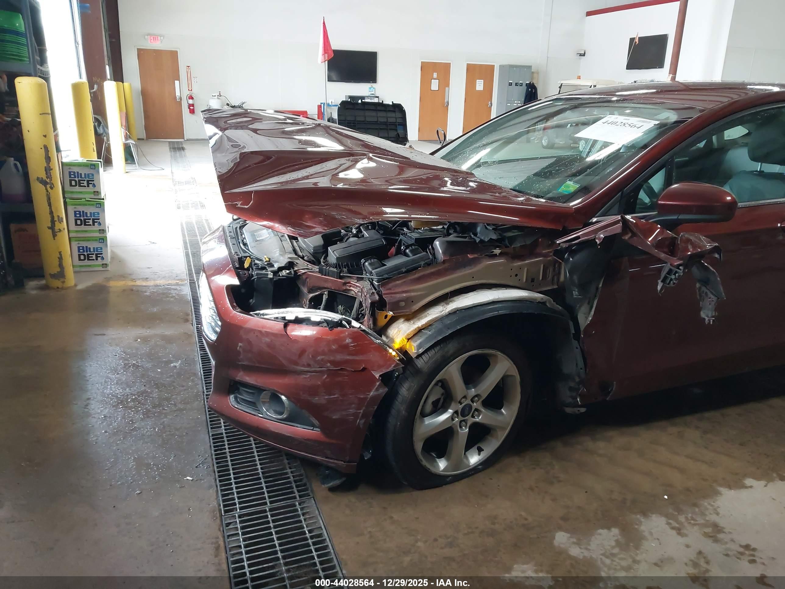 FORD FUSION image 6