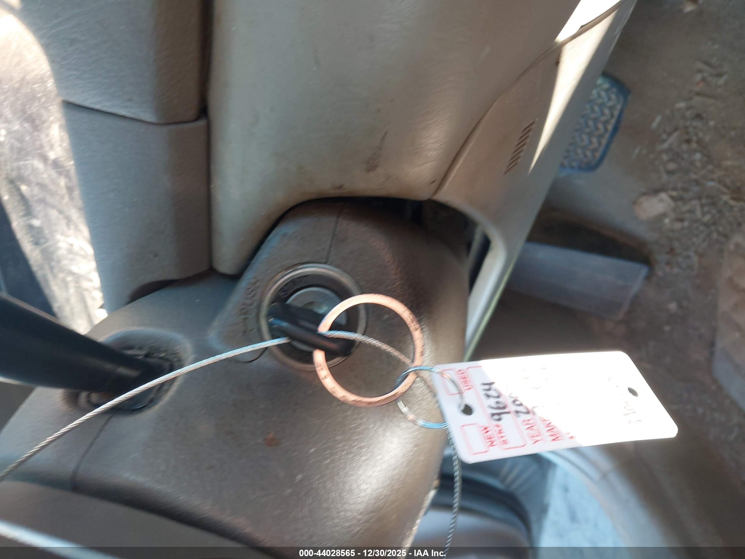 TOYOTA CAMRY image 11