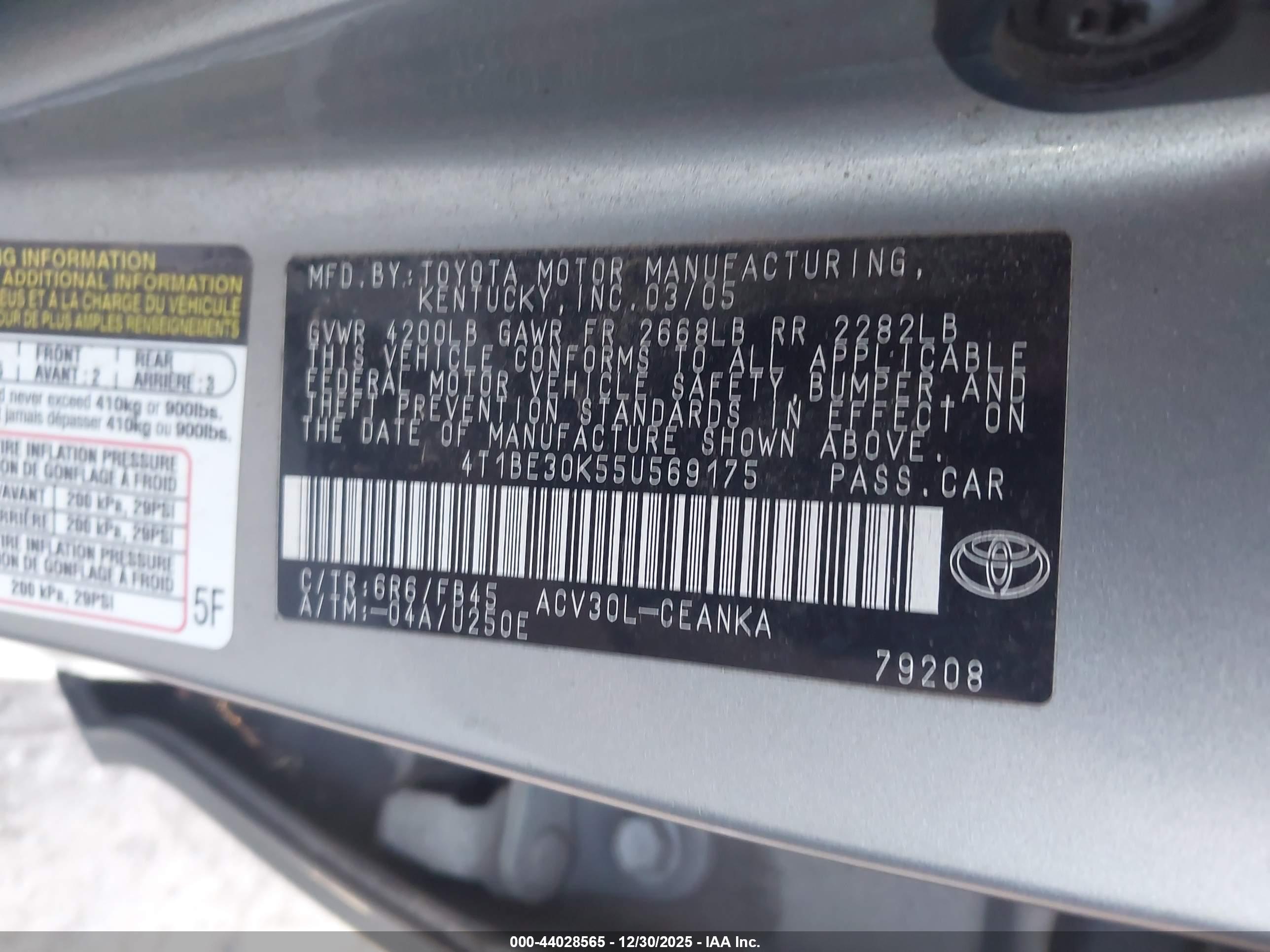 TOYOTA CAMRY image 9