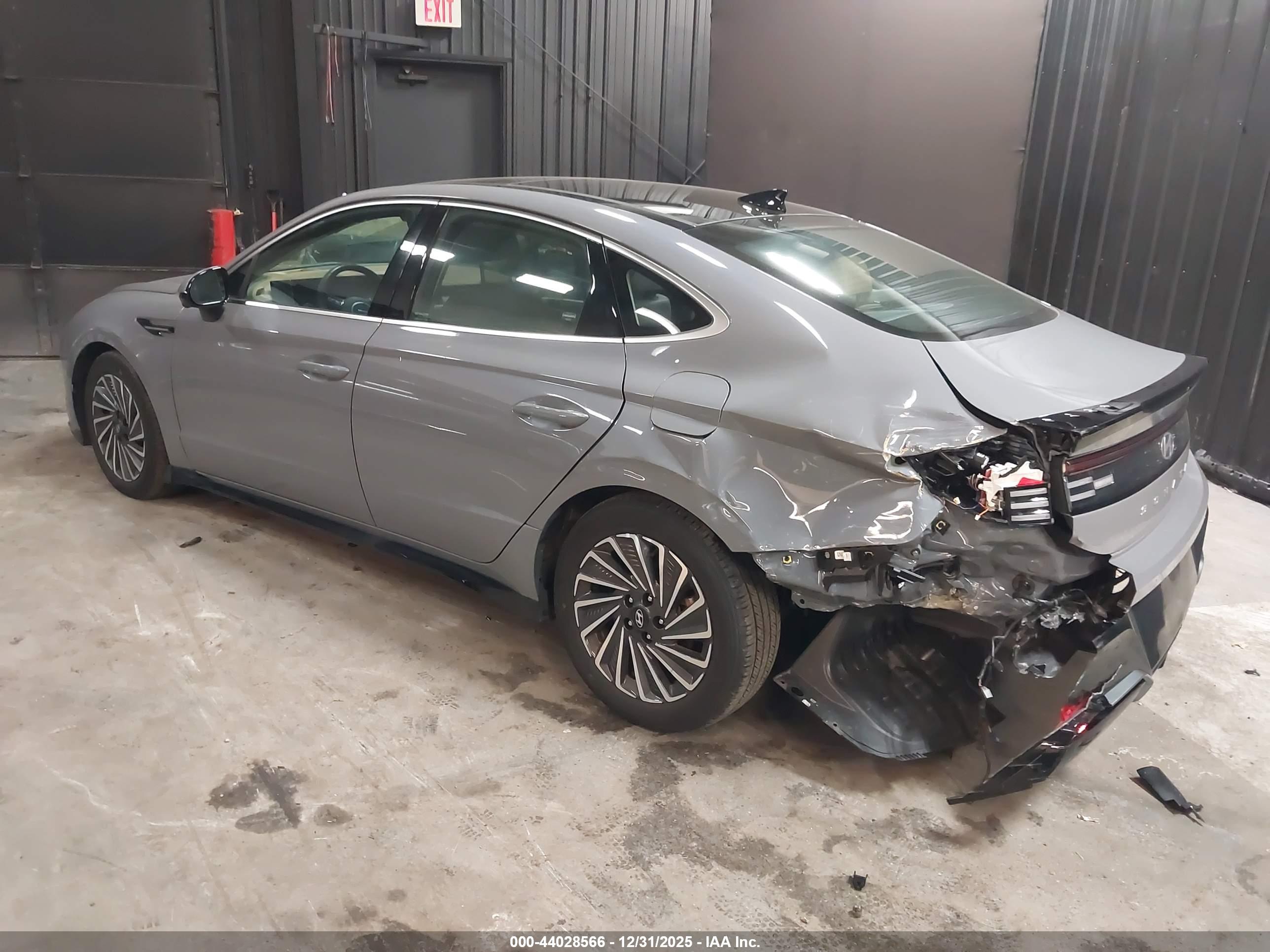 HYUNDAI SONATA image 3