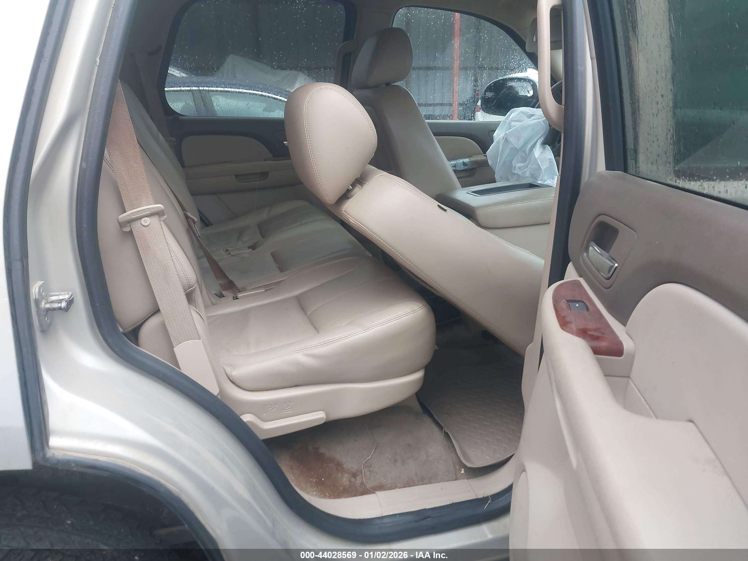 GMC YUKON image 8