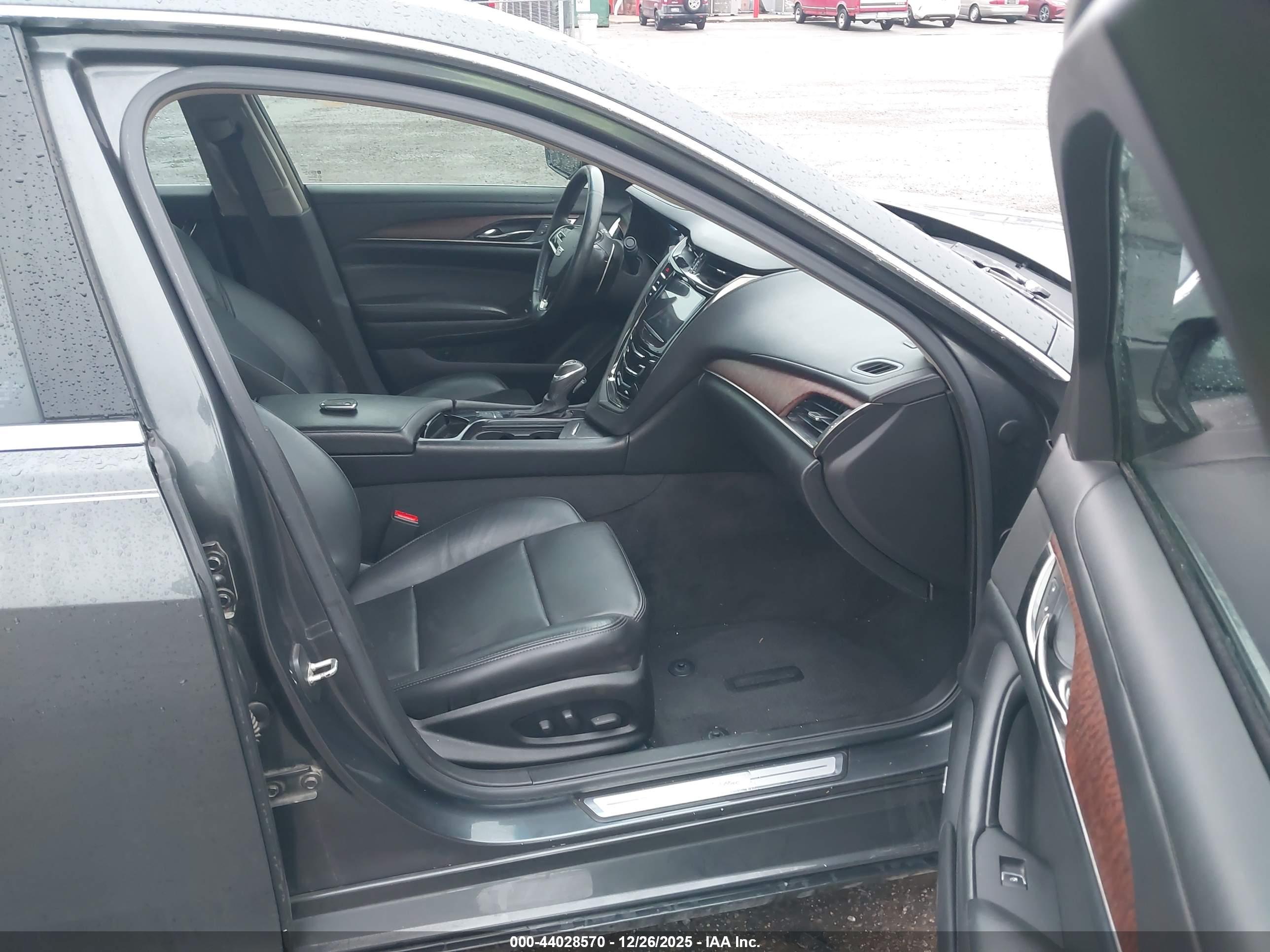 CADILLAC CTS image 5