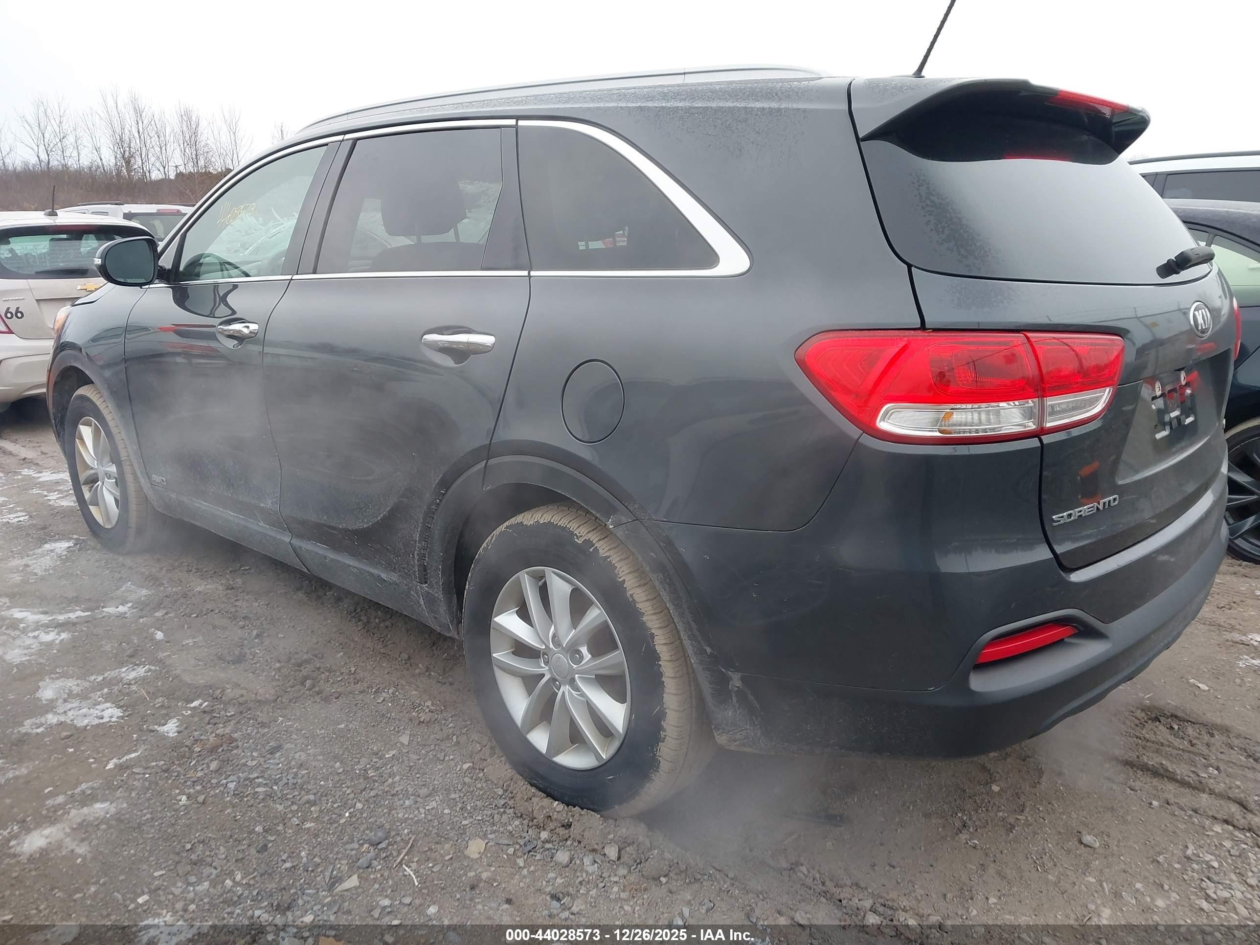 KIA SORENTO image 3