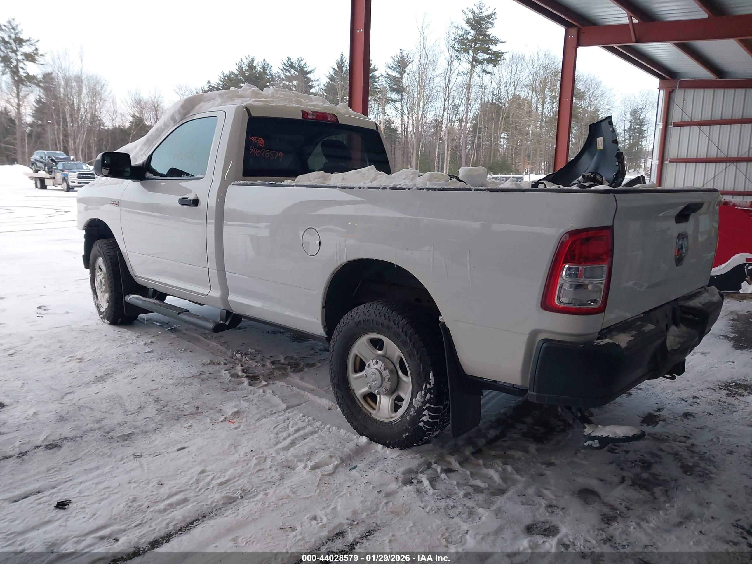 RAM 2500 image 3