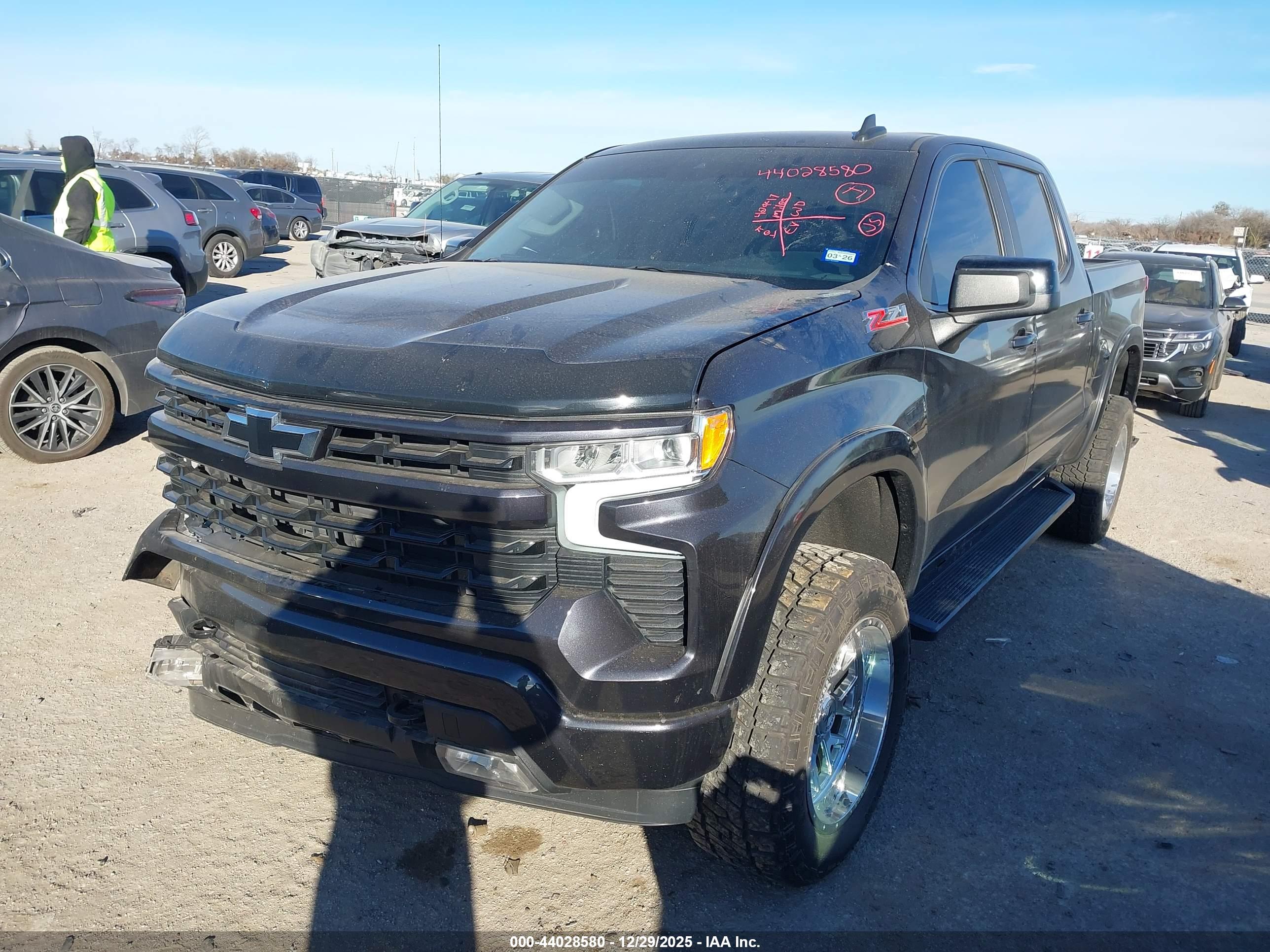 CHEVROLET SILVERADO image 2