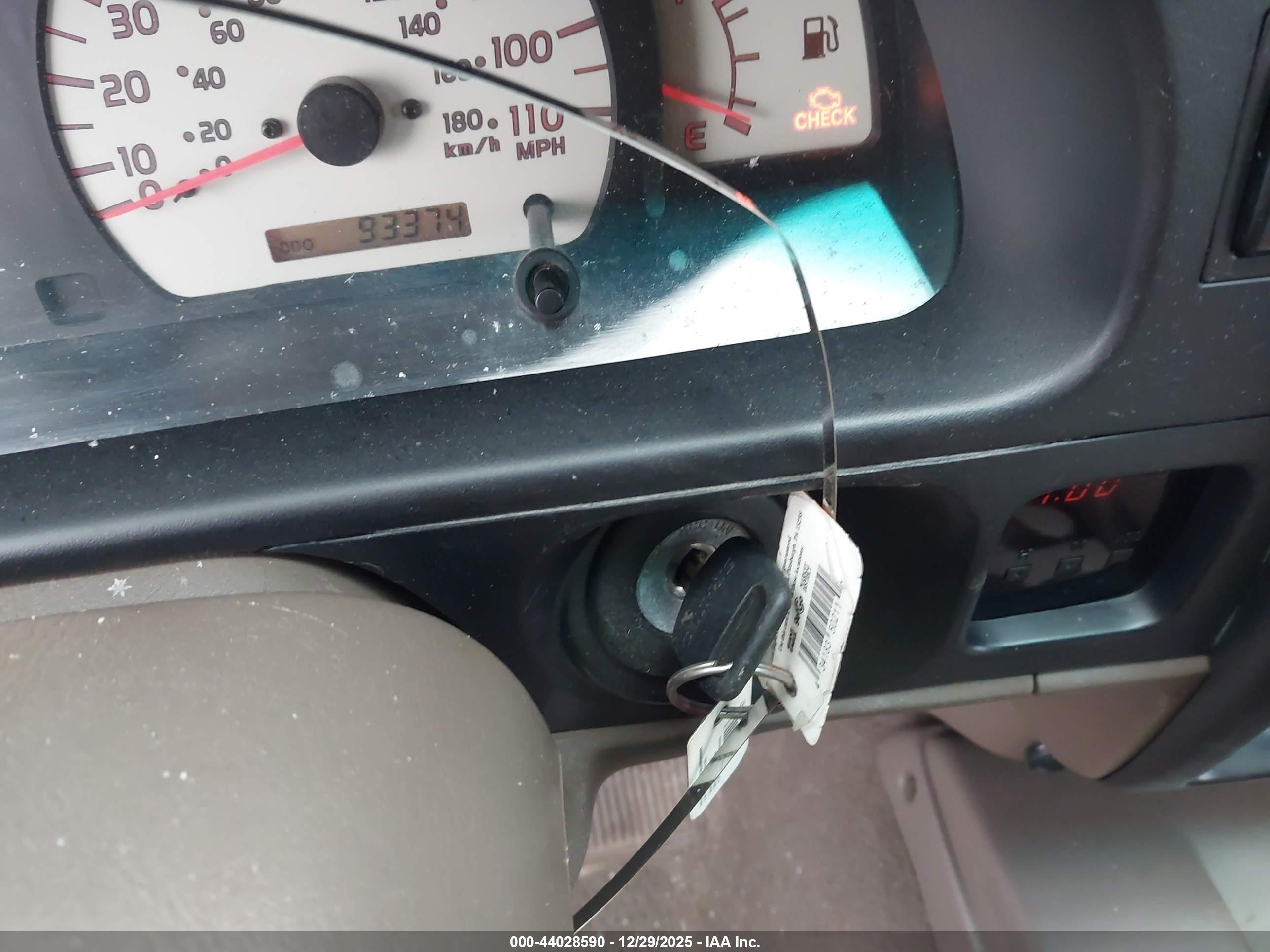 TOYOTA TACOMA image 11
