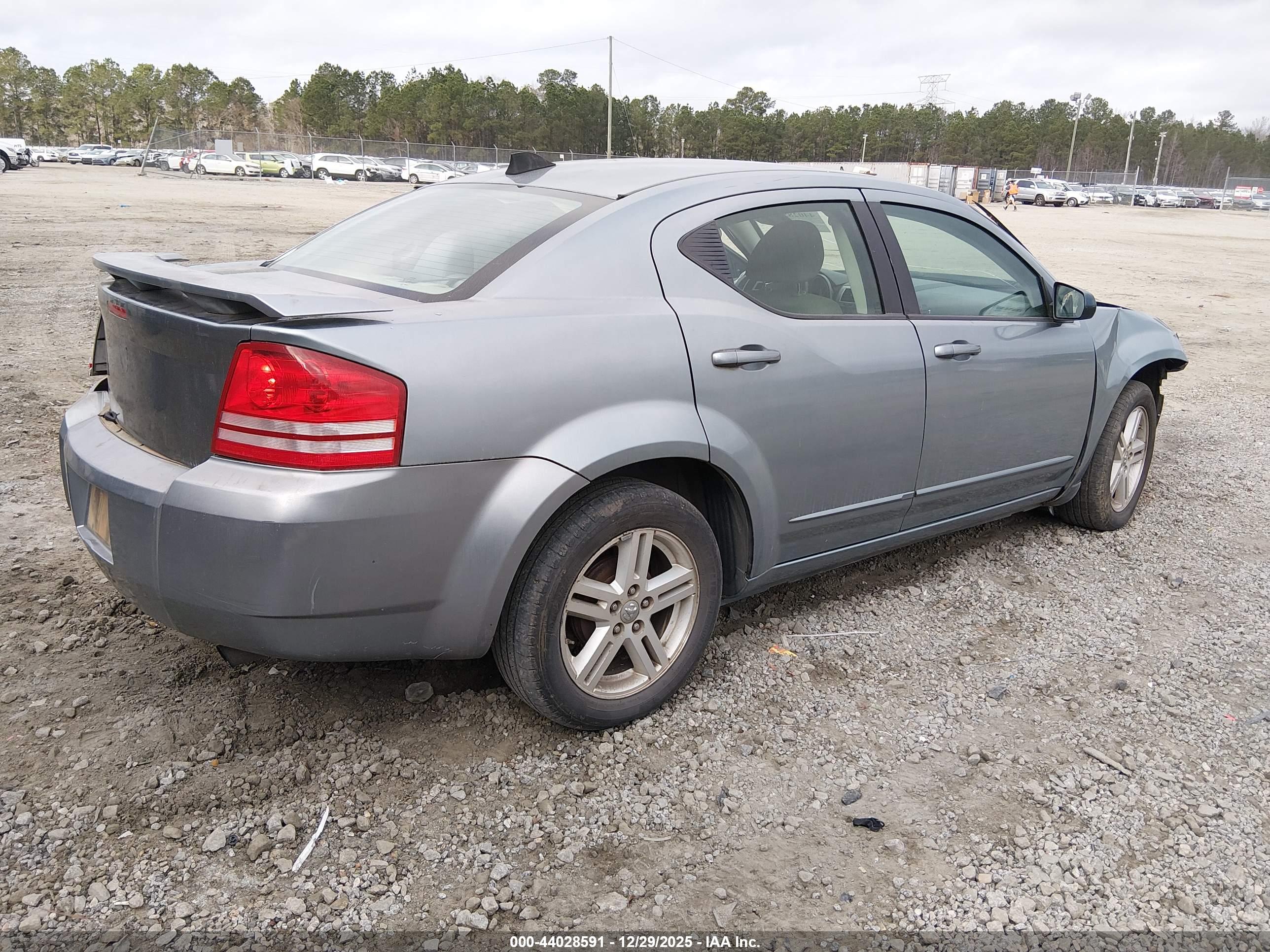DODGE AVENGER image 4