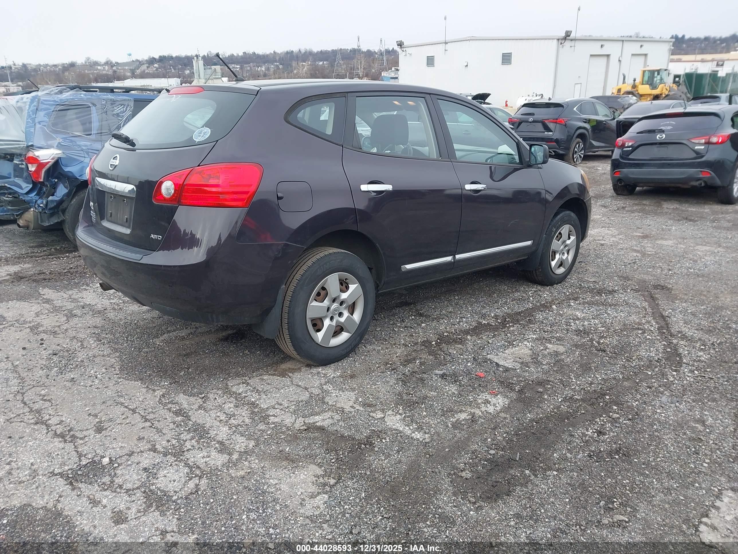 NISSAN ROGUE image 4