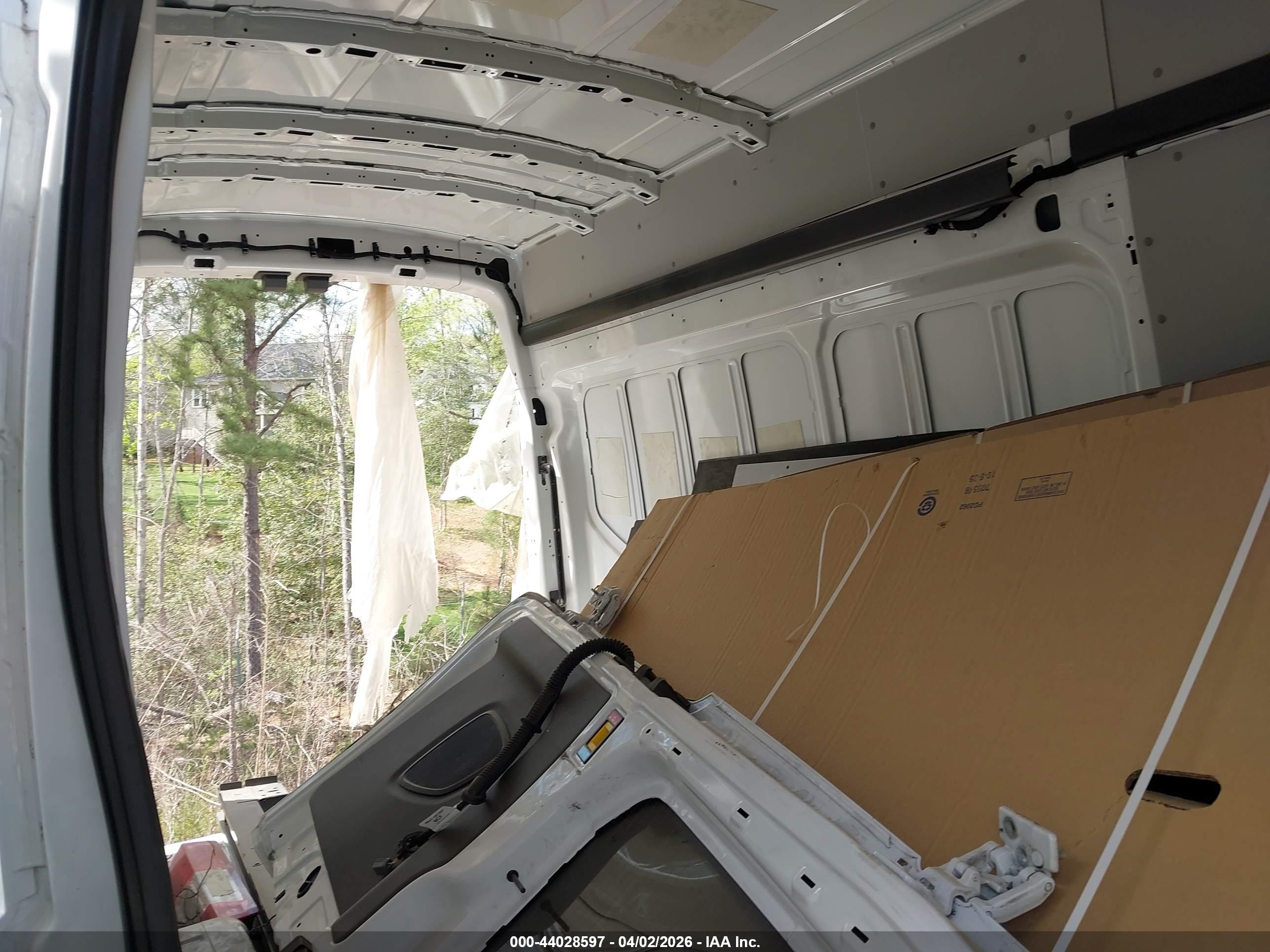 FORD TRANSIT-350 image 8