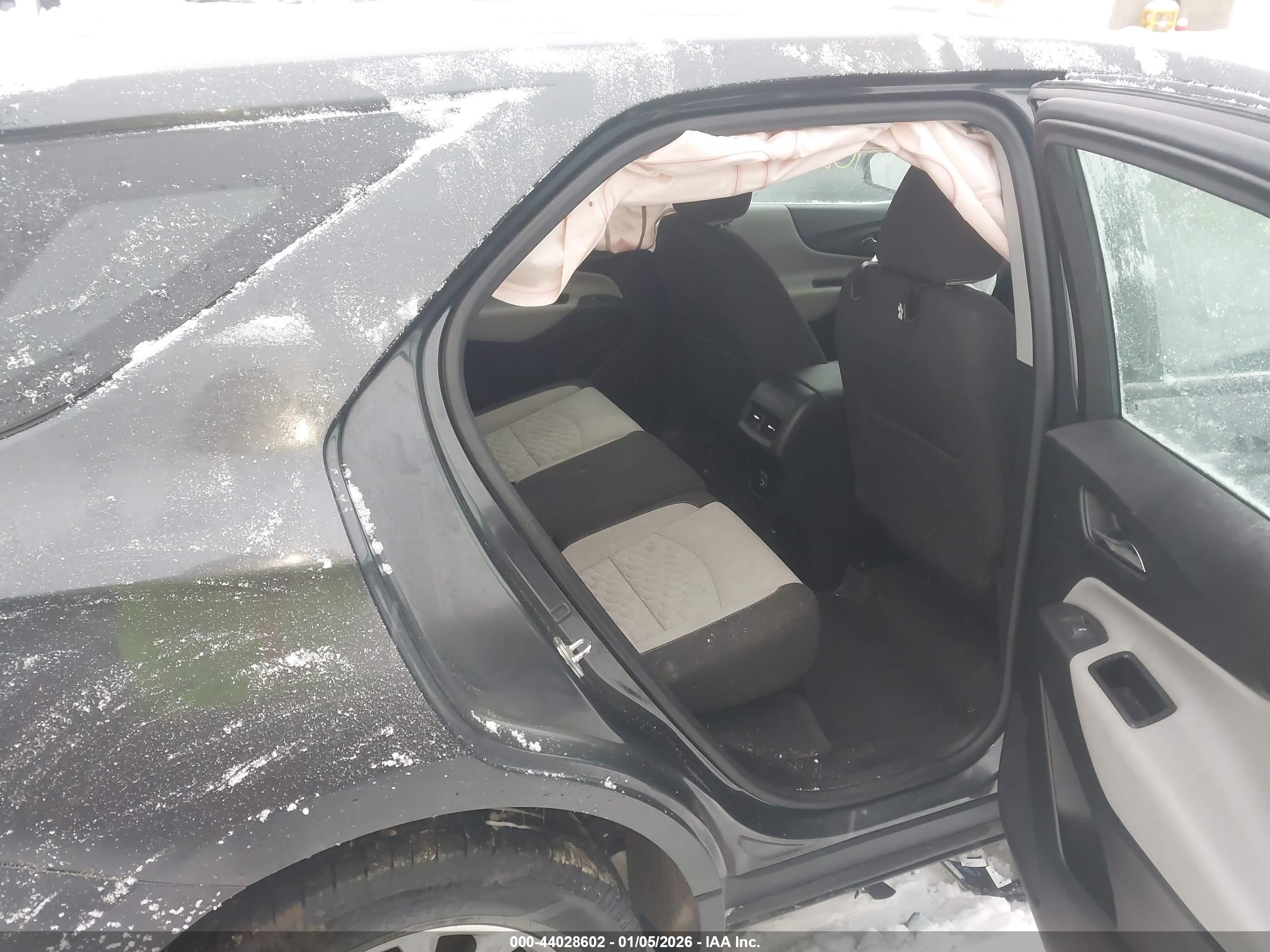 CHEVROLET EQUINOX image 8