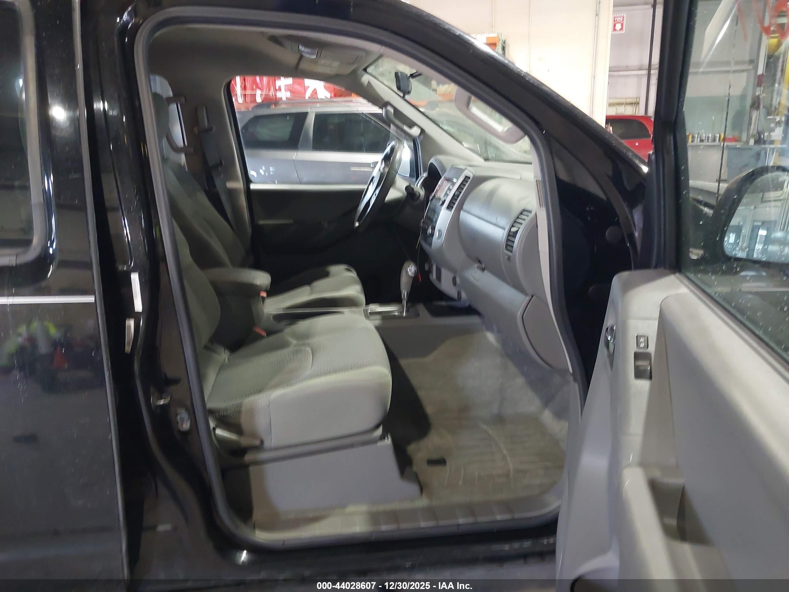 NISSAN FRONTIER image 5