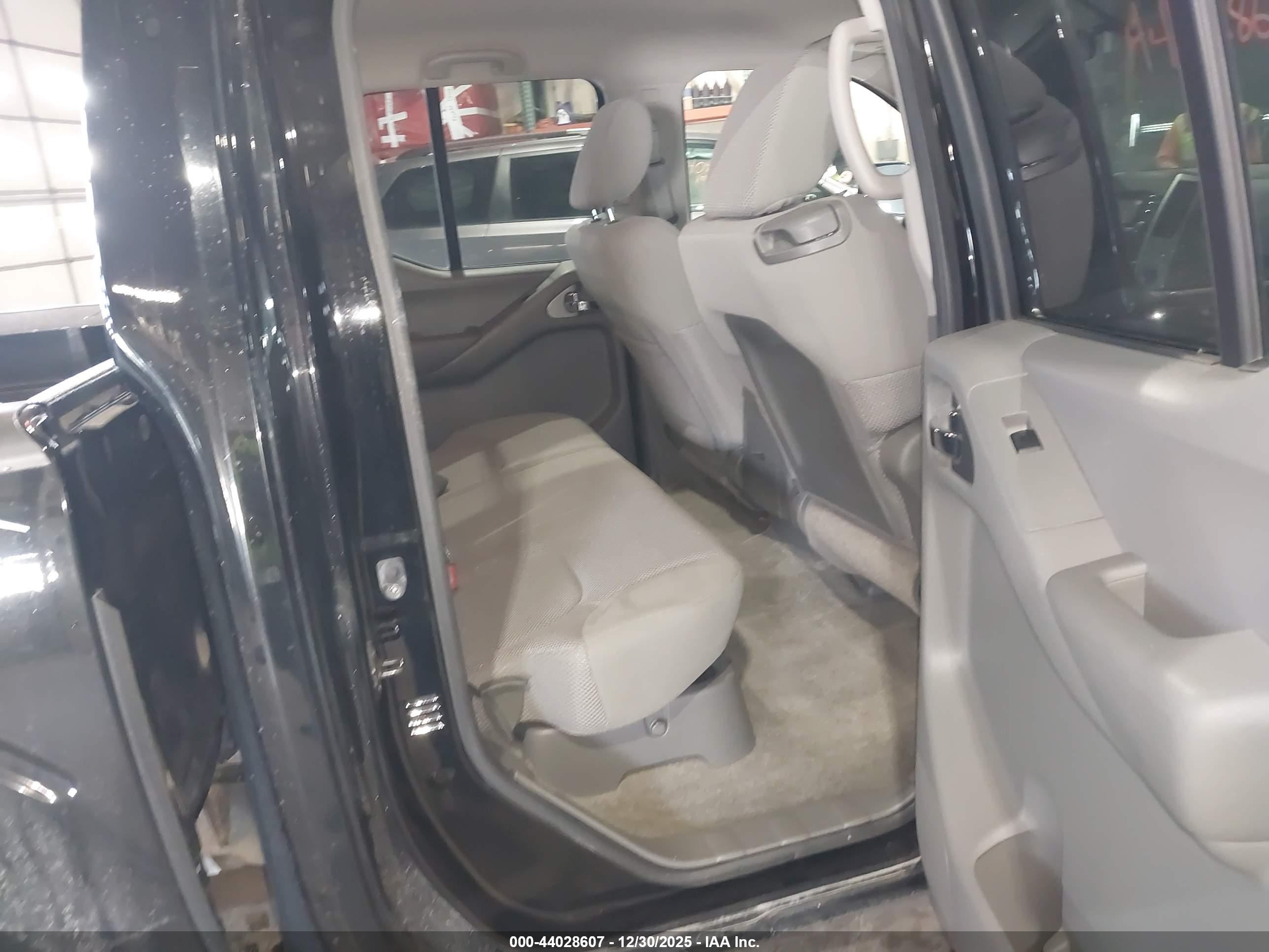 NISSAN FRONTIER image 8