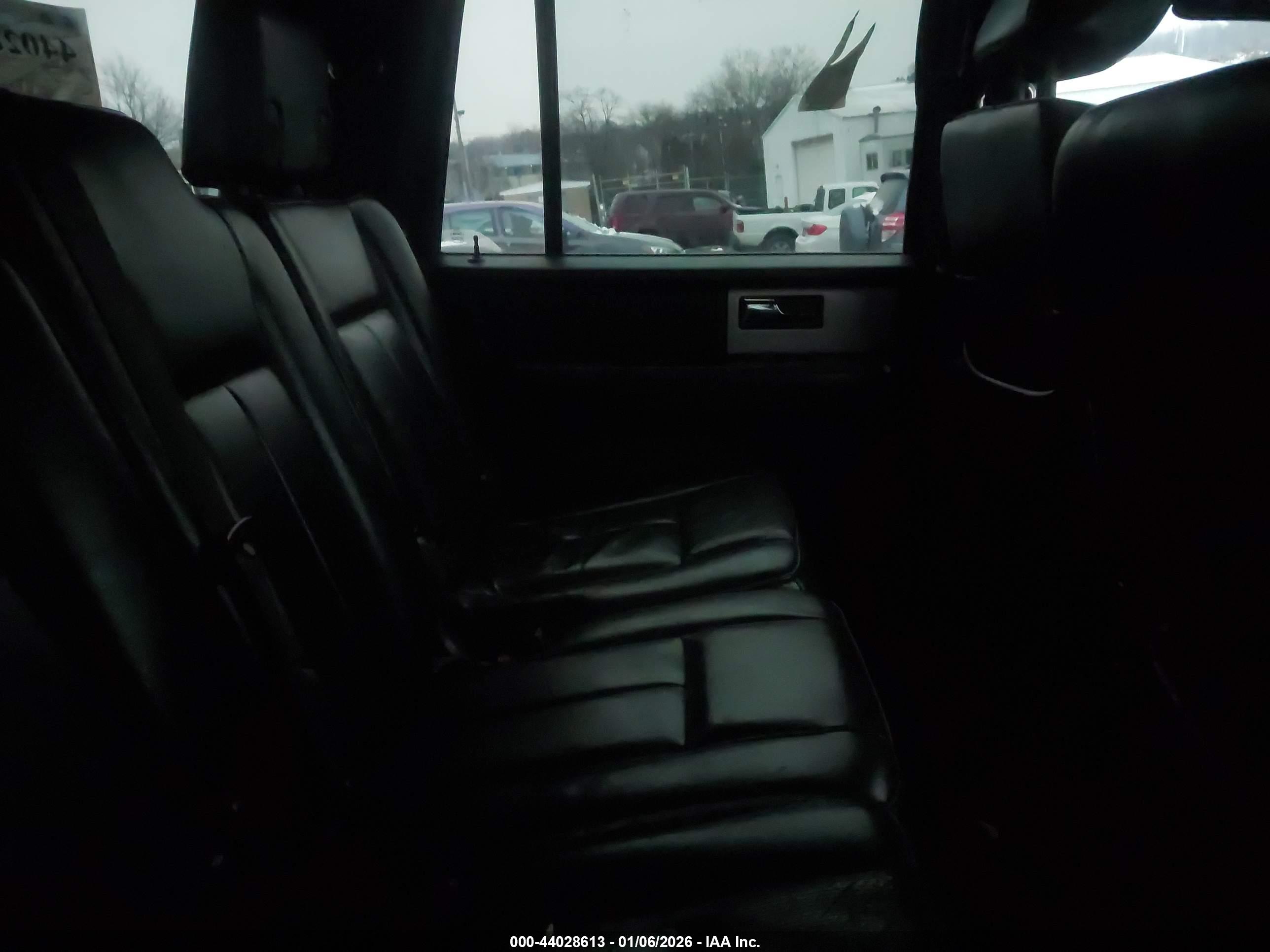 FORD EXPEDITION image 8