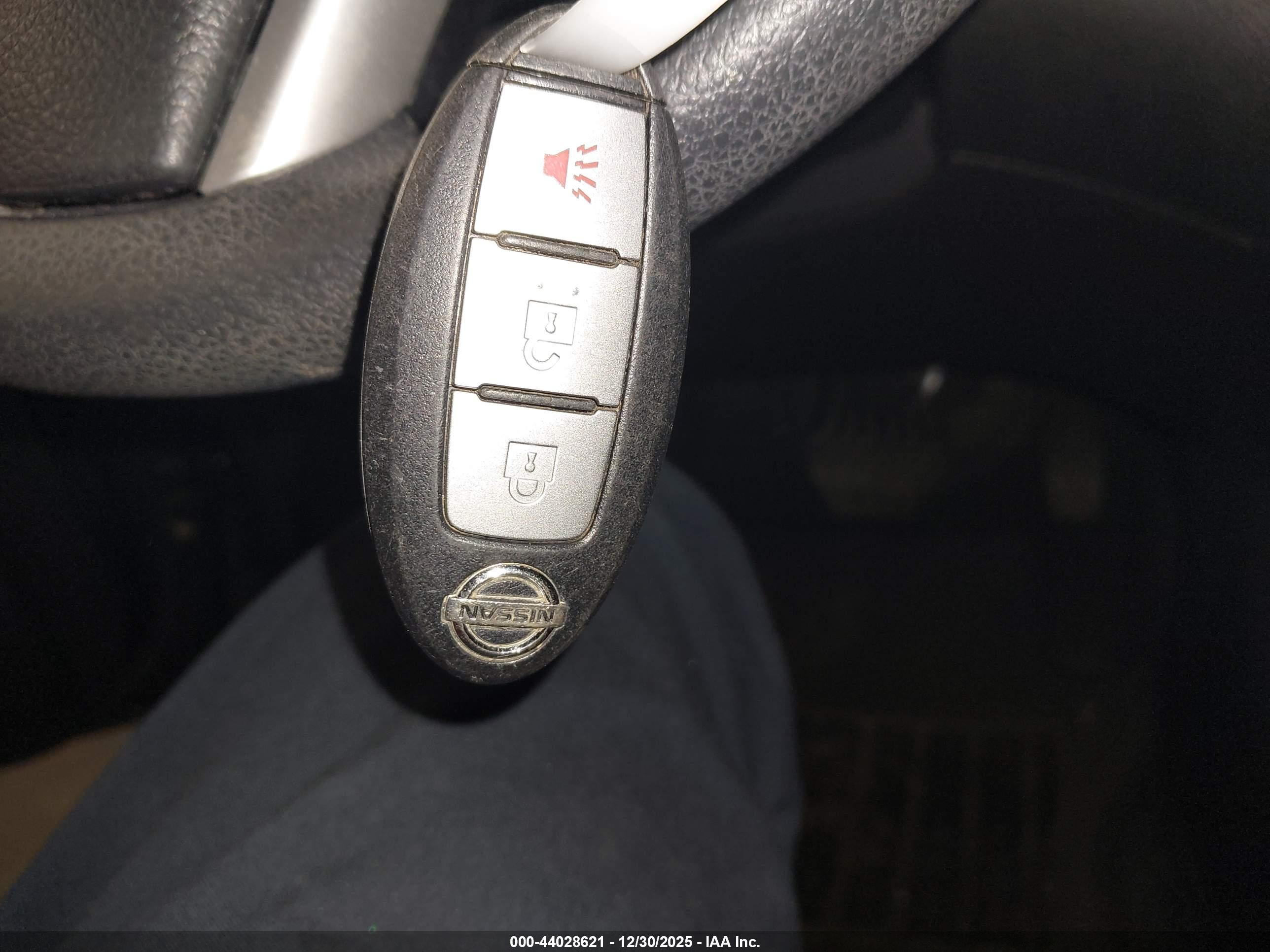 NISSAN ROGUE image 11