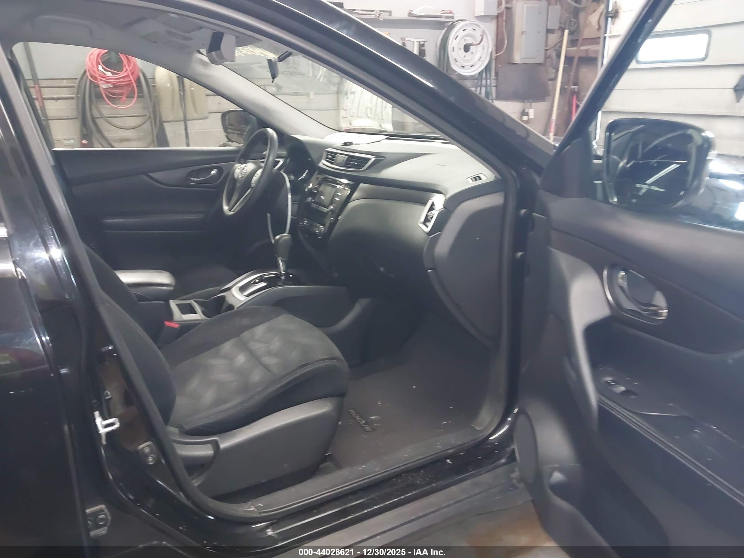 NISSAN ROGUE image 5