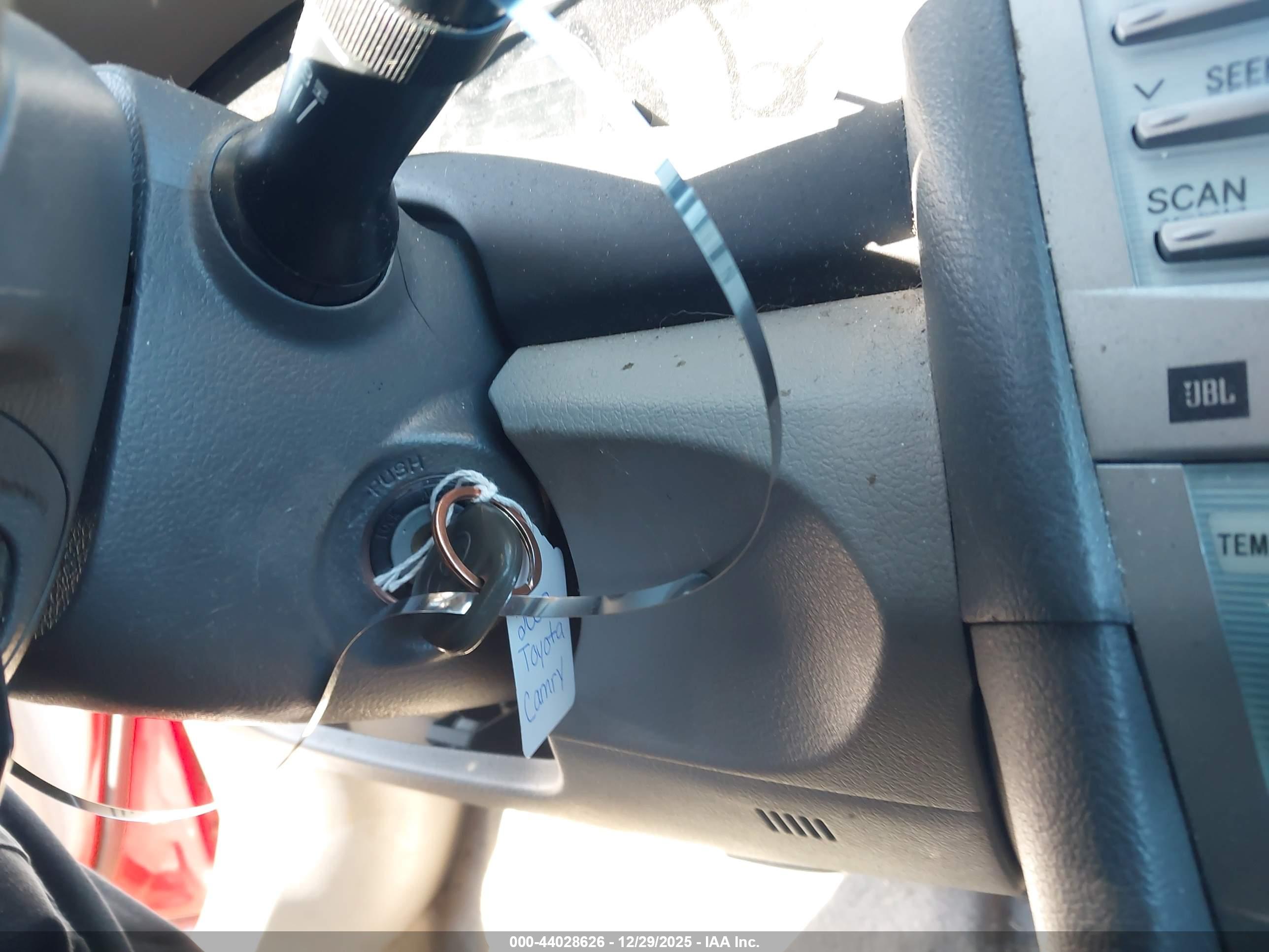 TOYOTA CAMRY image 11