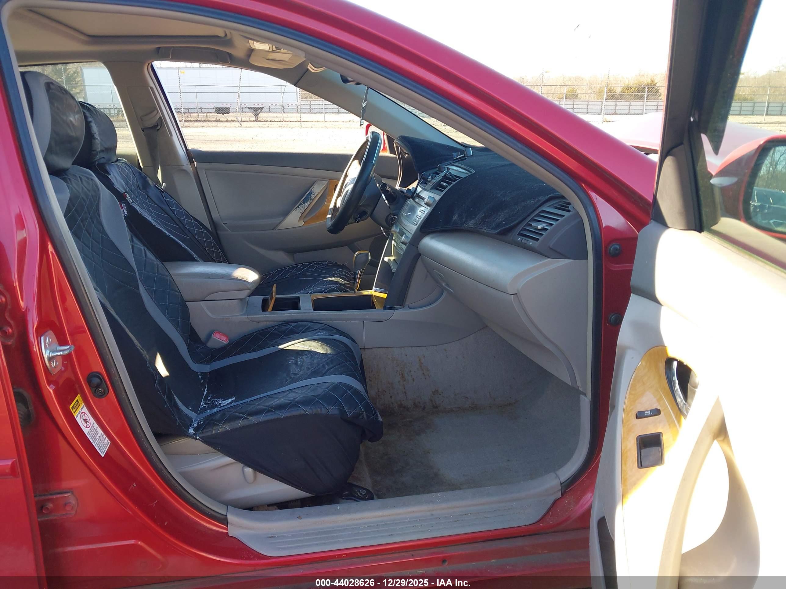 TOYOTA CAMRY image 5