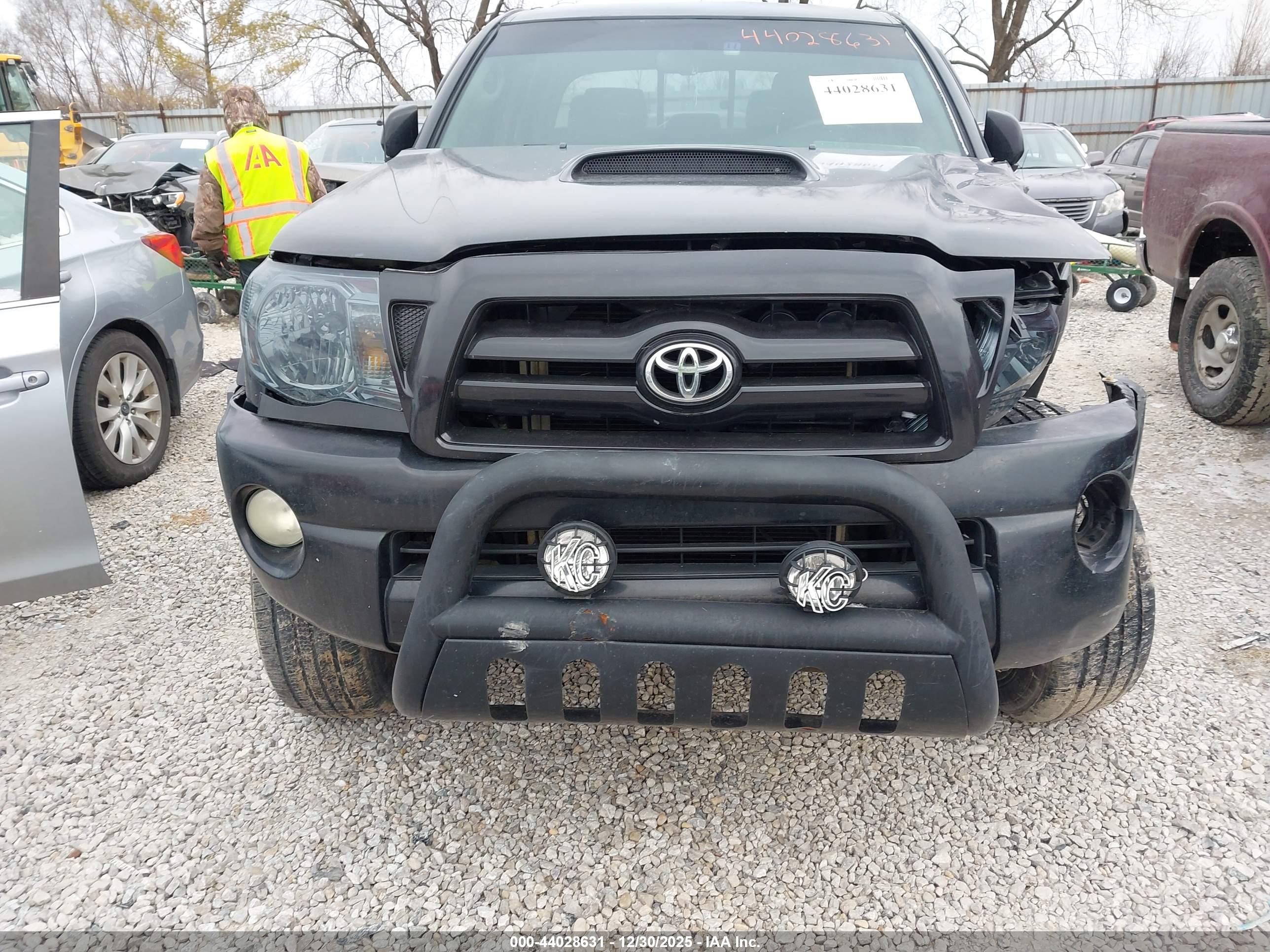 TOYOTA TACOMA image 6