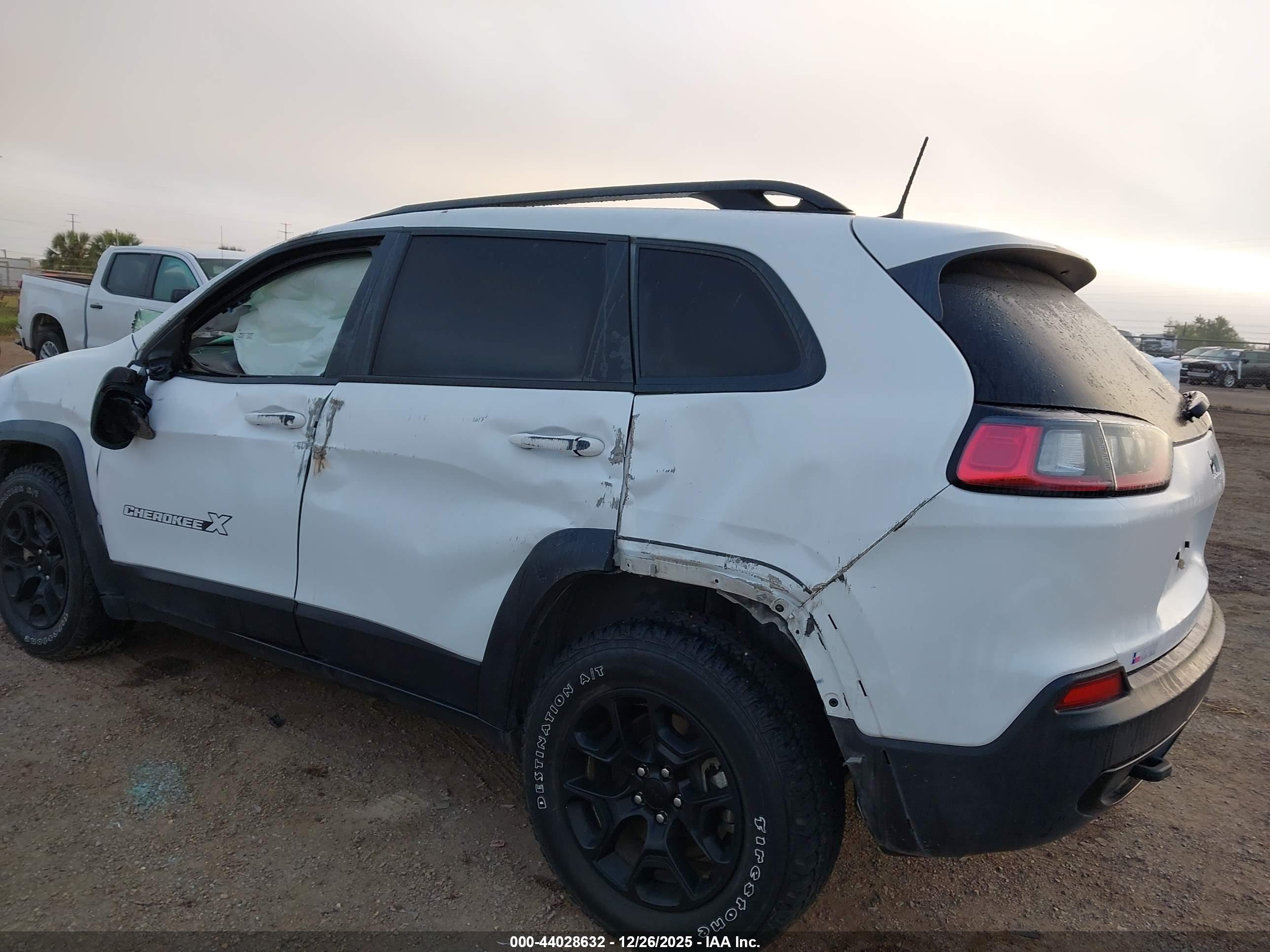JEEP CHEROKEE image 6