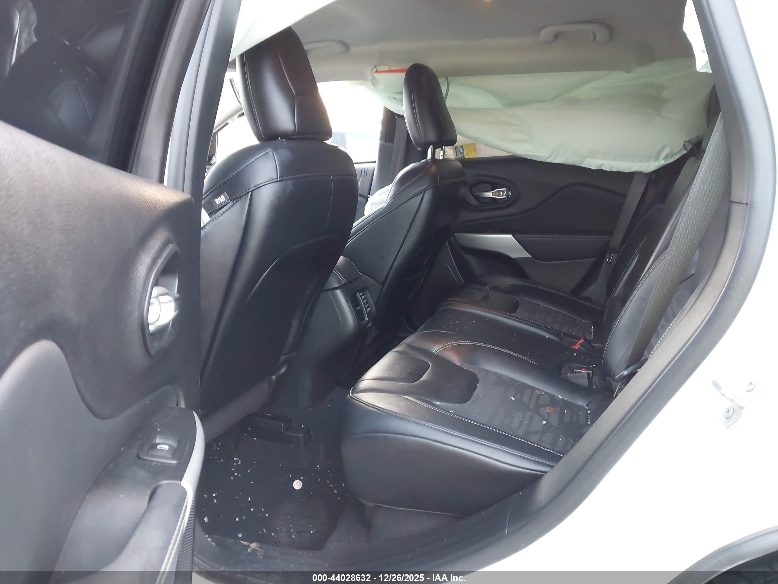 JEEP CHEROKEE image 8