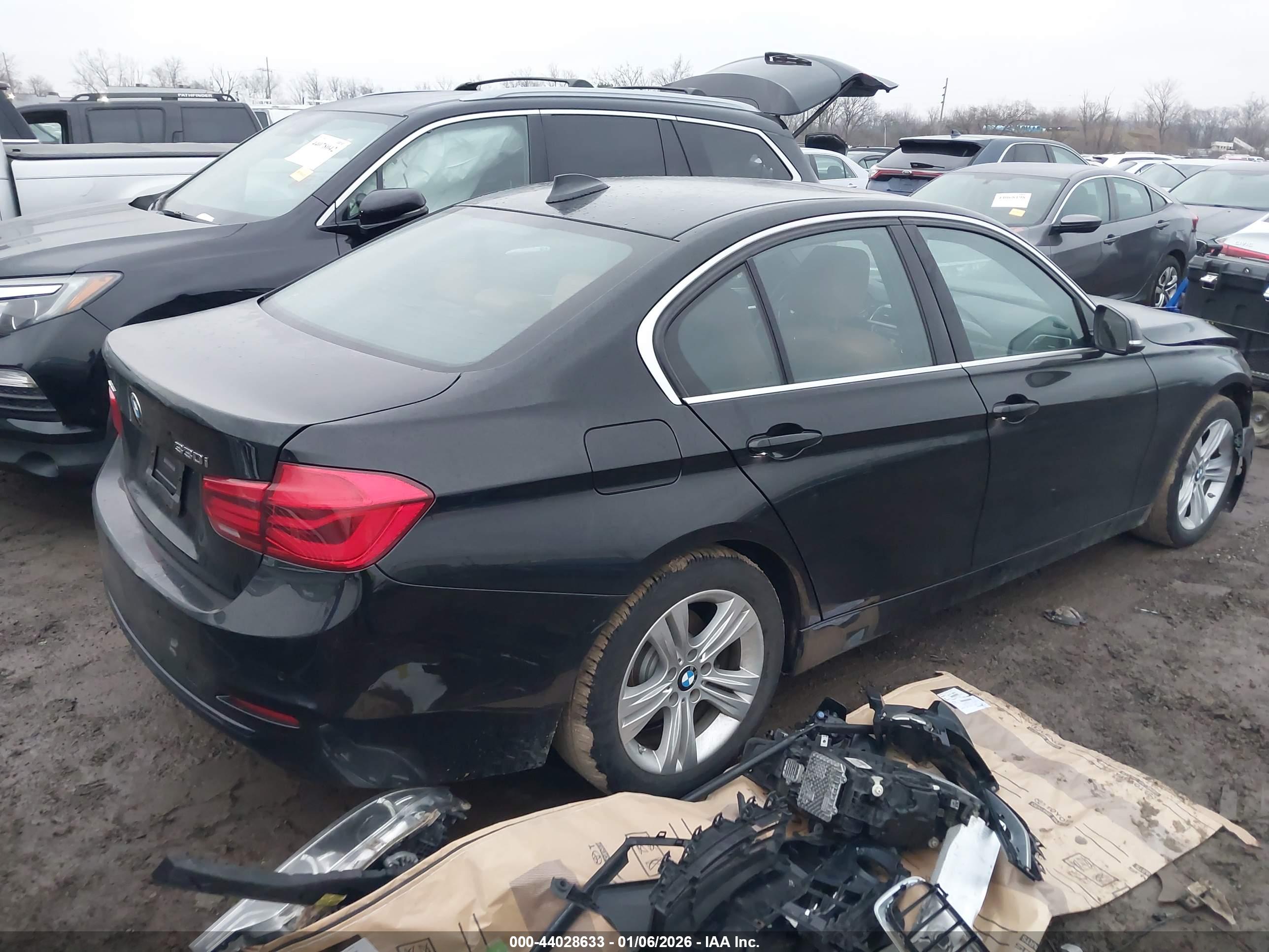 BMW 330I image 4