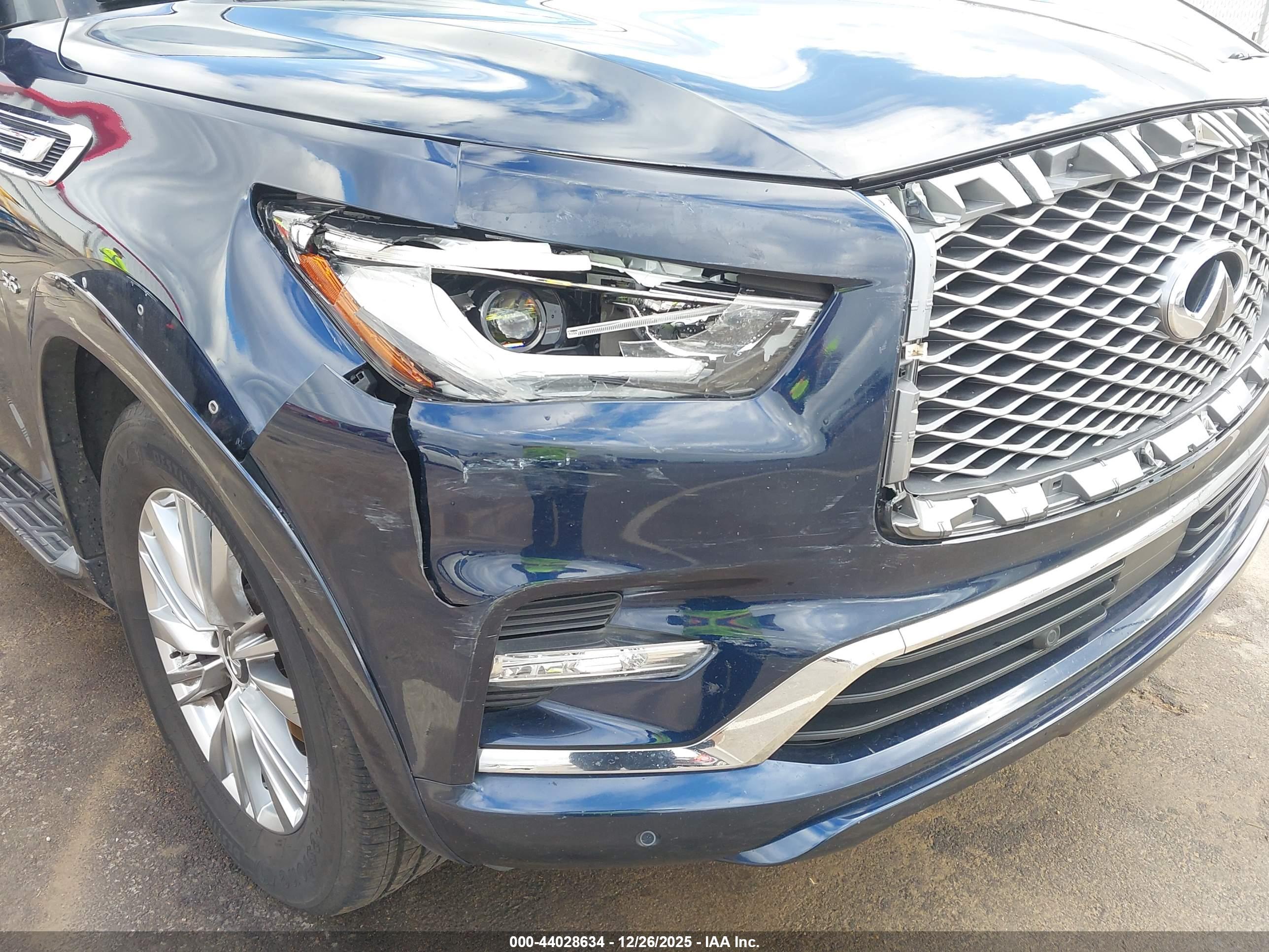 INFINITI QX80 image 6