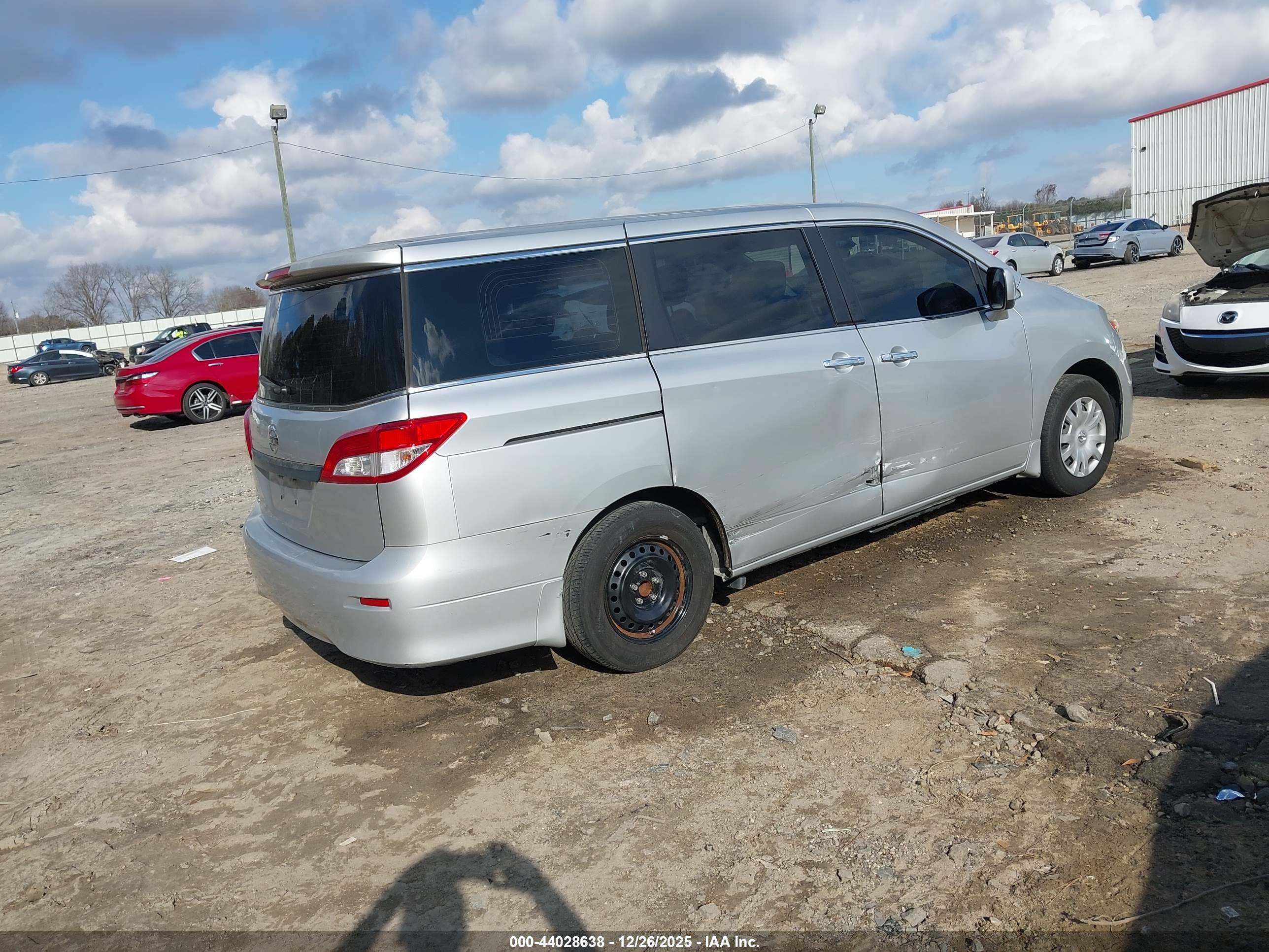 NISSAN QUEST image 4