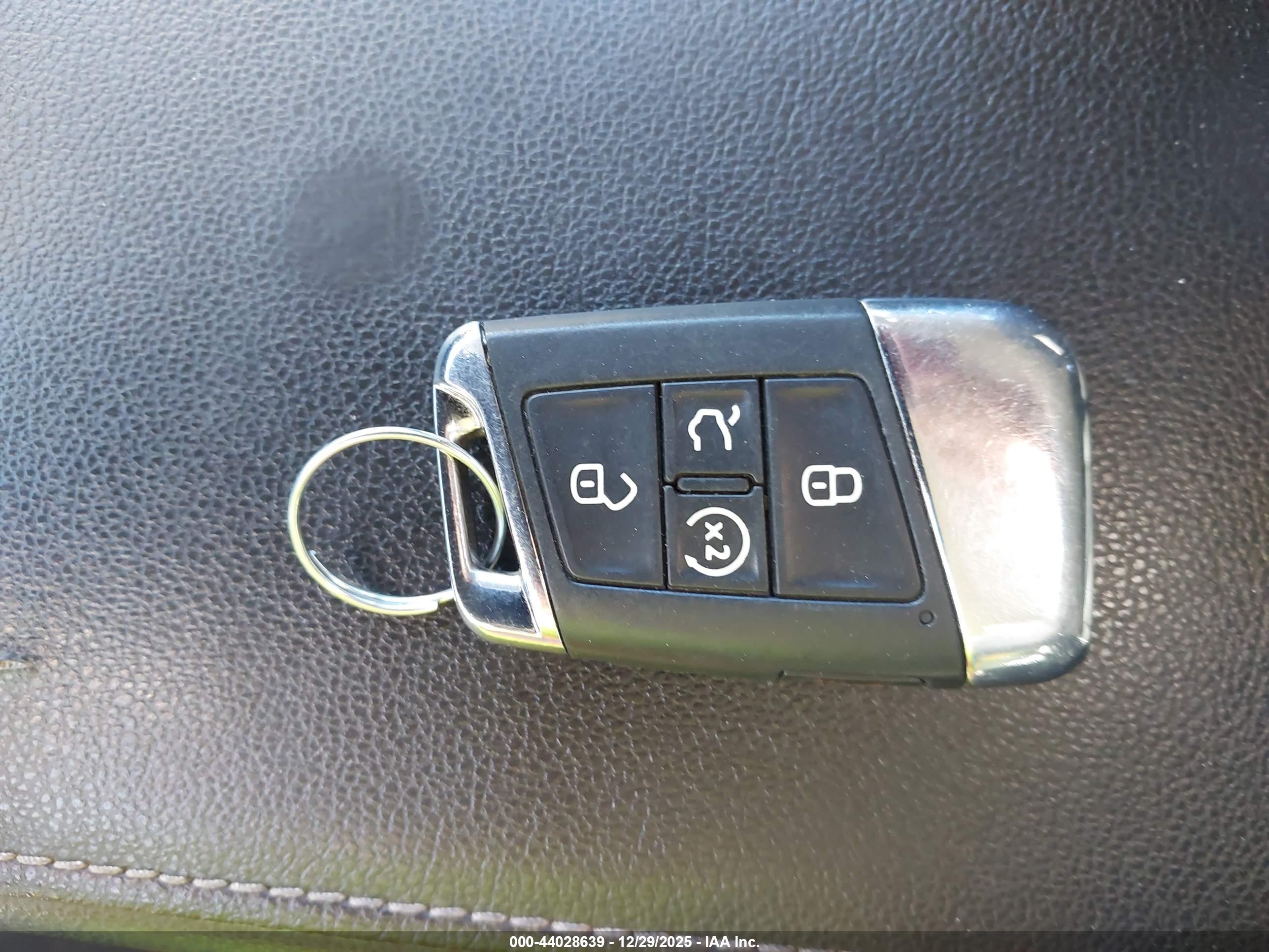 VOLKSWAGEN TIGUAN image 11