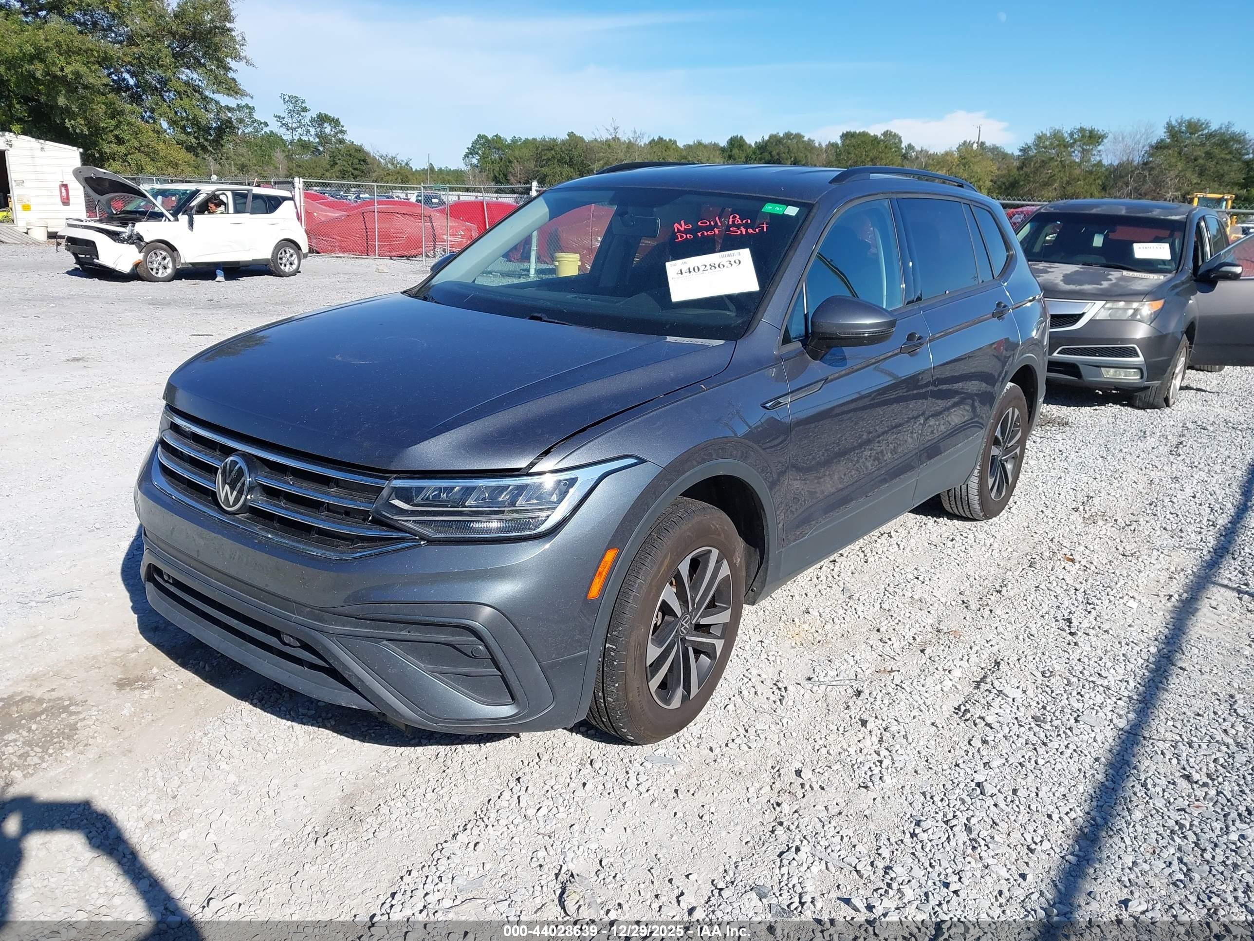 VOLKSWAGEN TIGUAN image 2