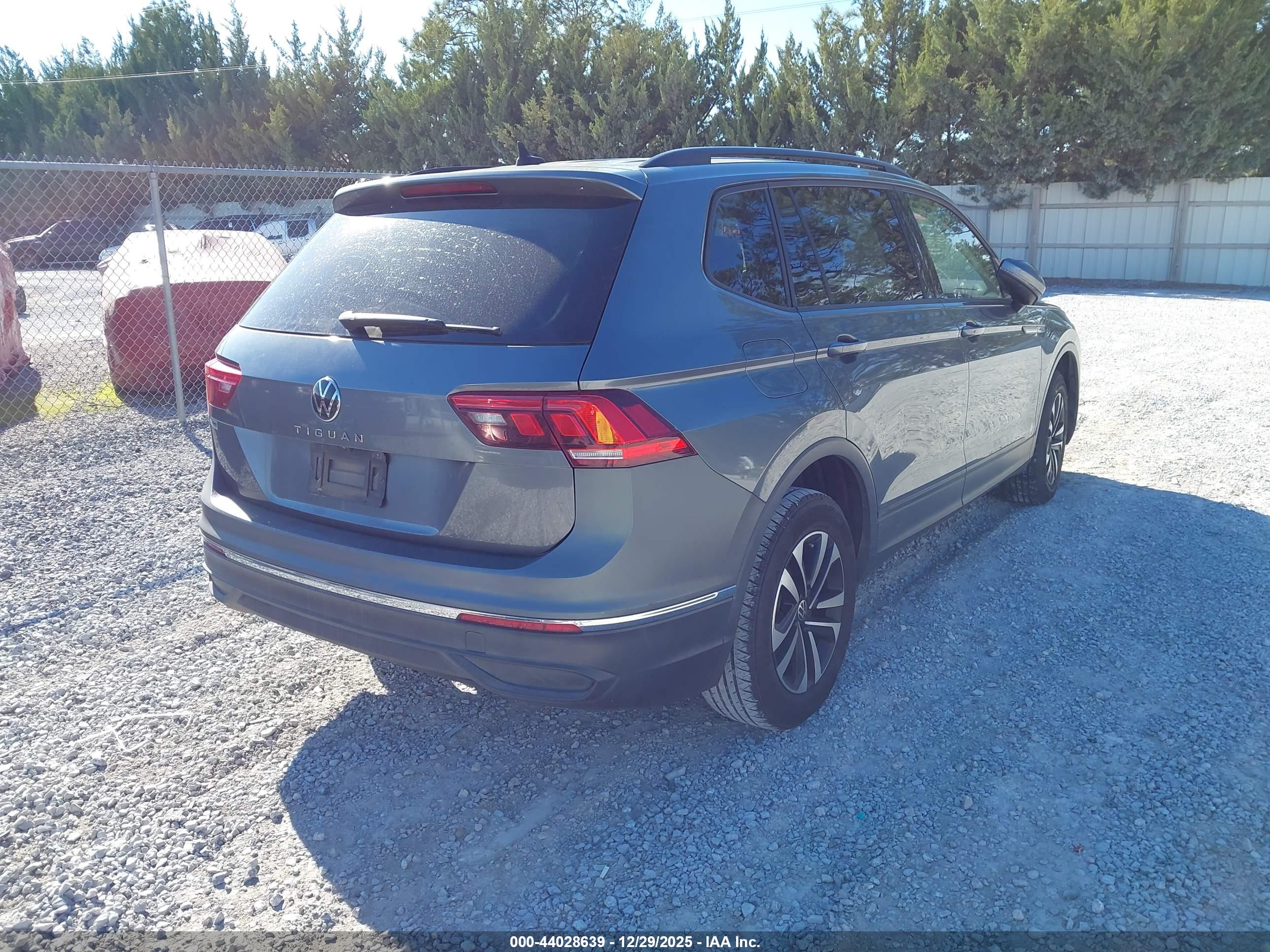 VOLKSWAGEN TIGUAN image 4