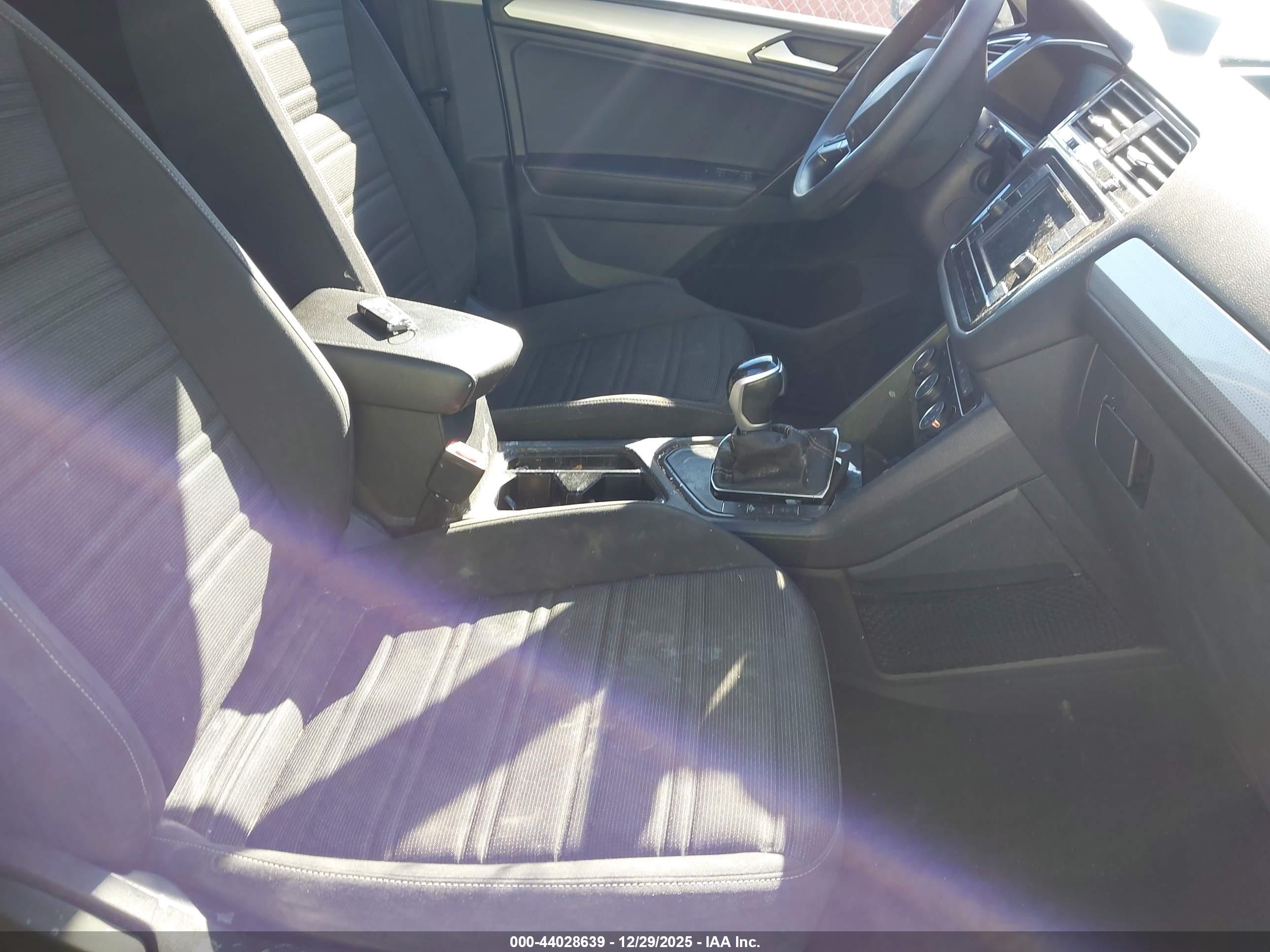 VOLKSWAGEN TIGUAN image 5