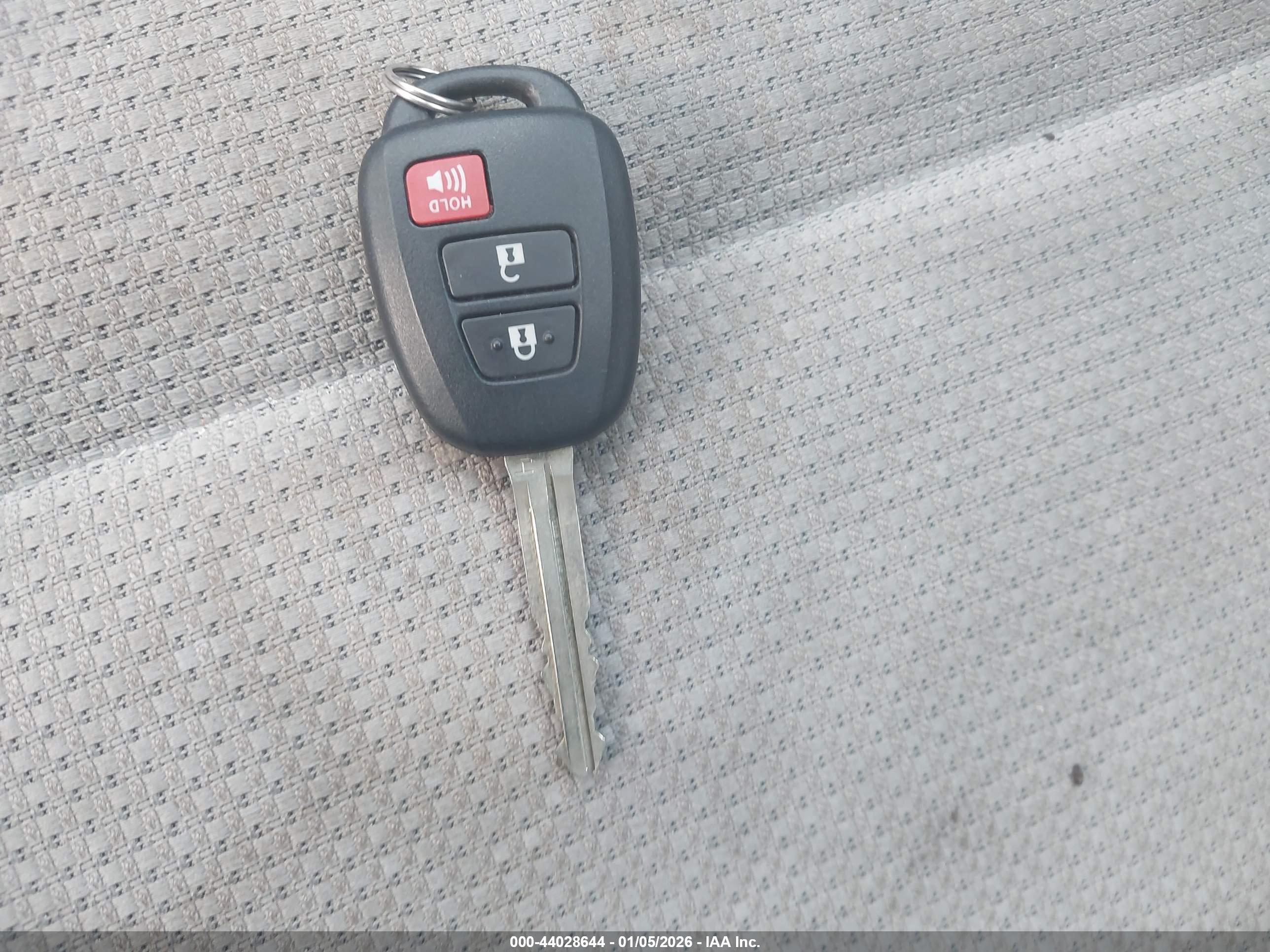TOYOTA RAV4 image 11
