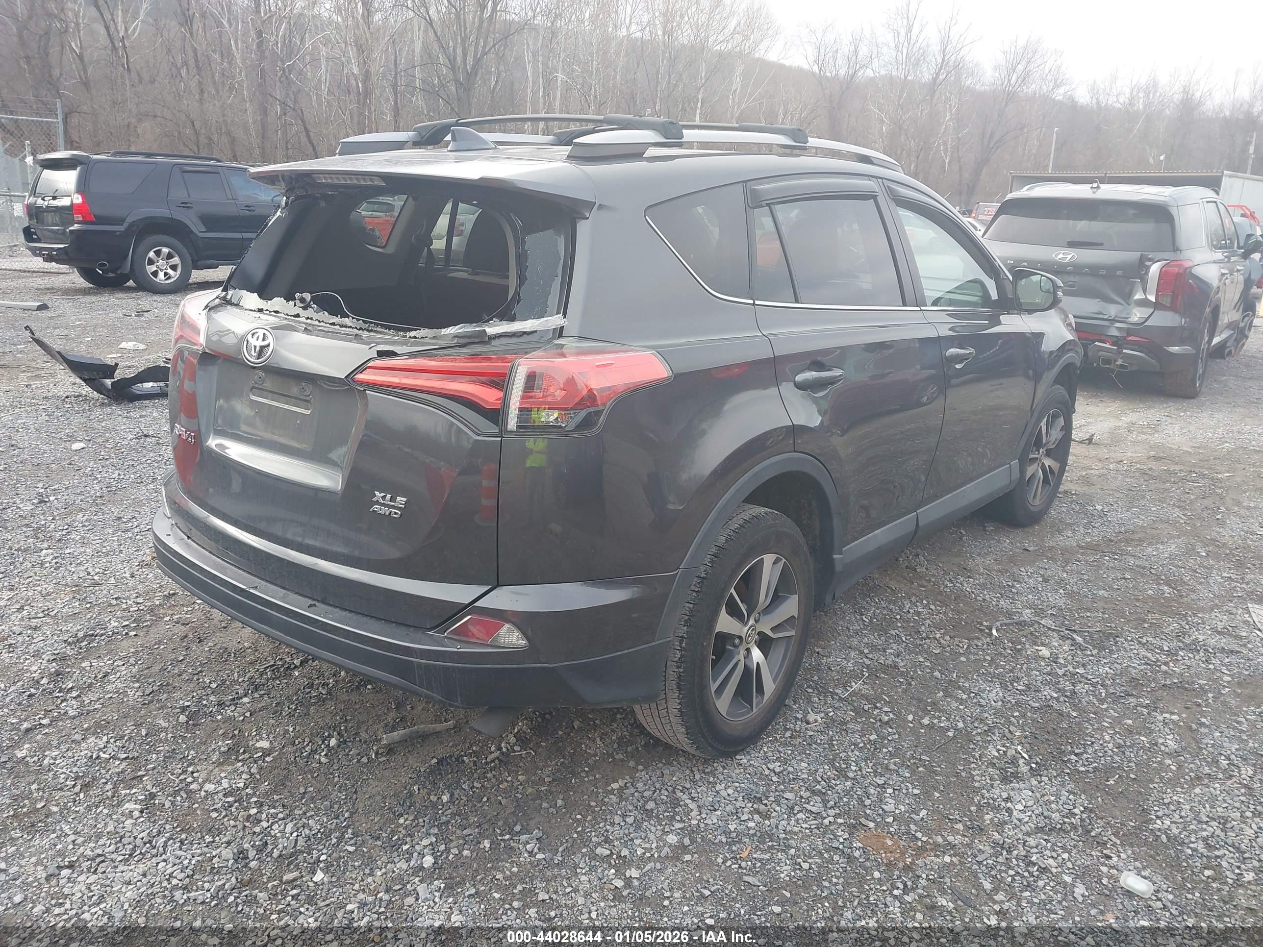 TOYOTA RAV4 image 4