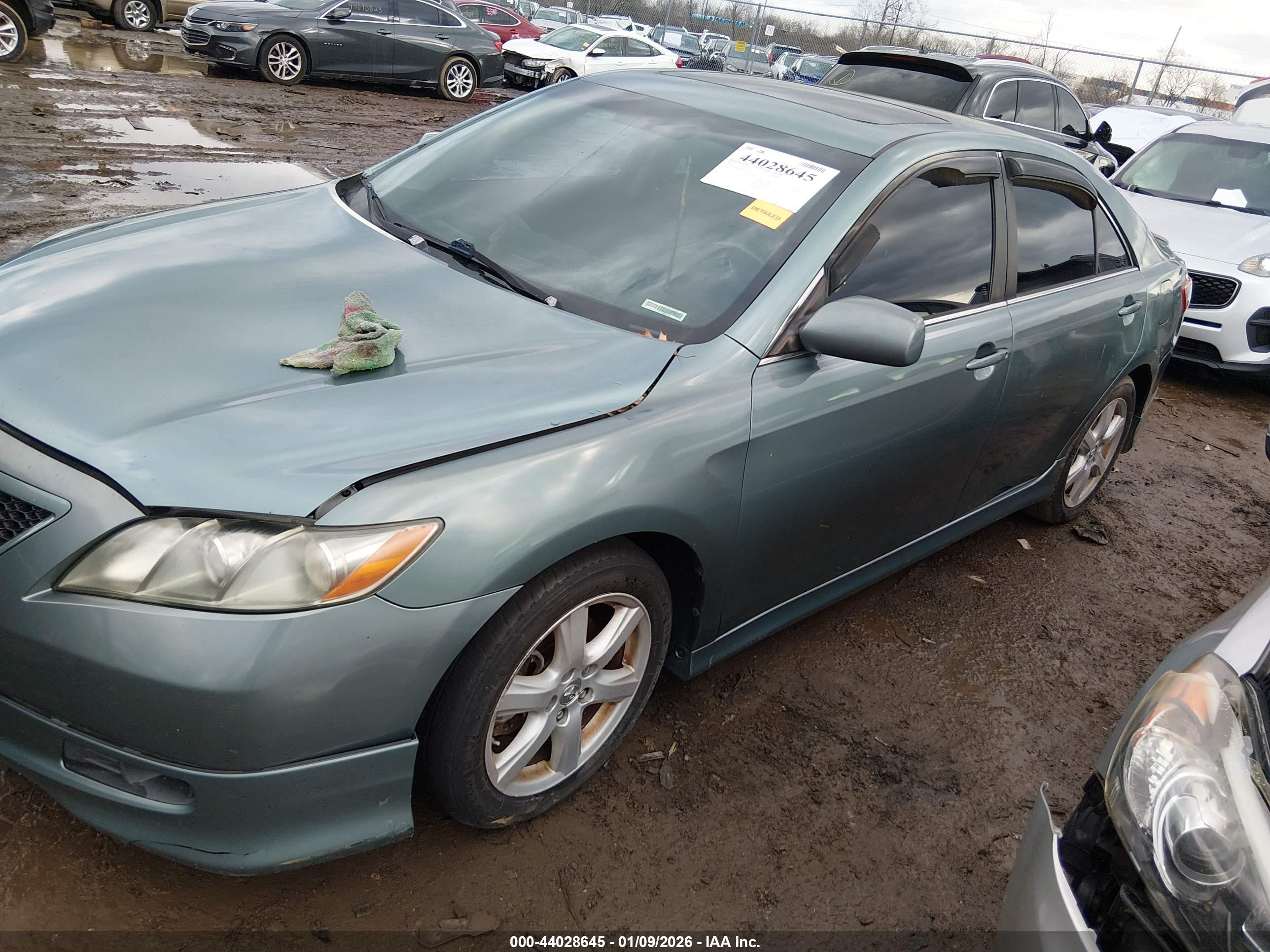 TOYOTA CAMRY image 2