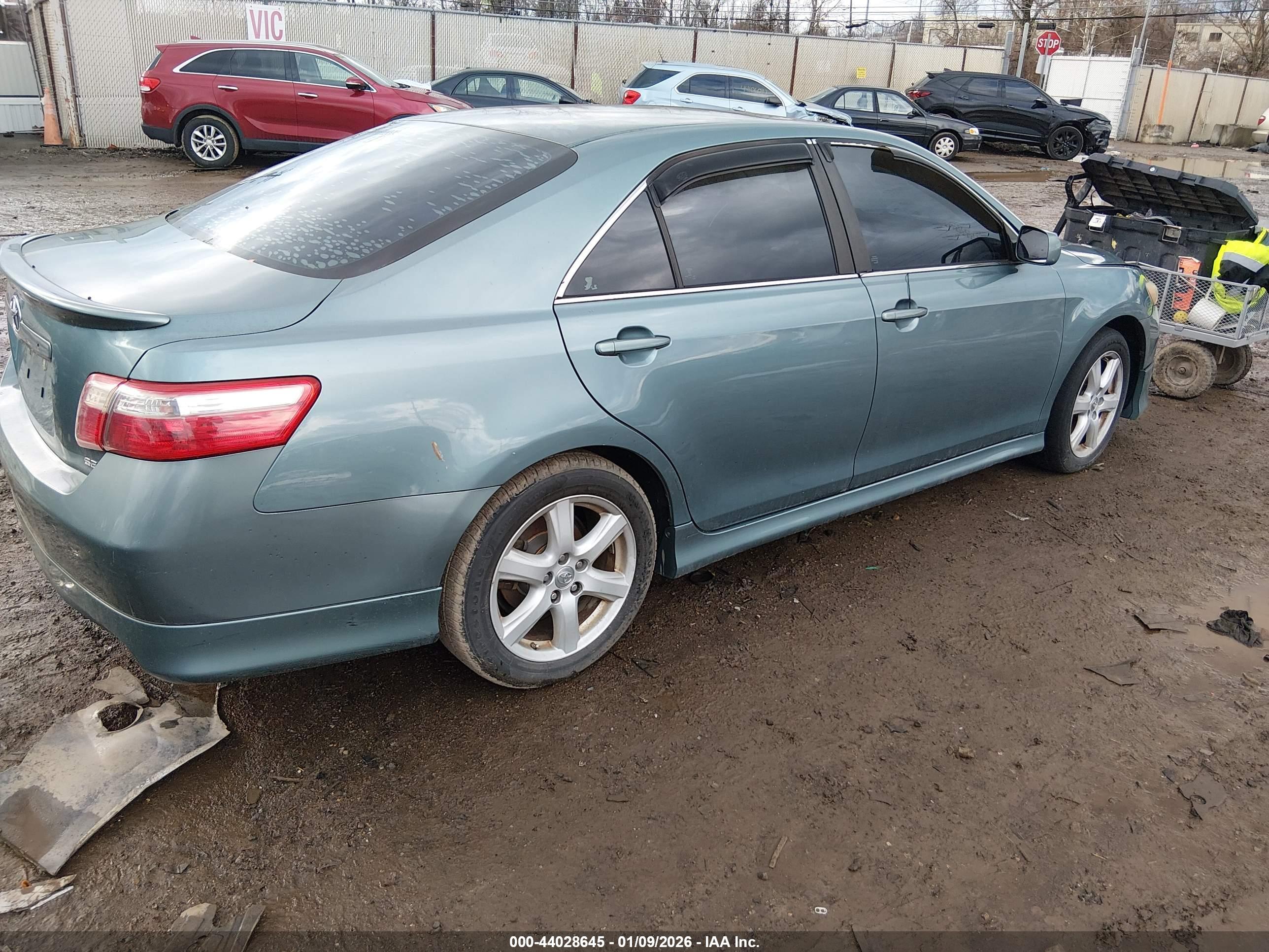 TOYOTA CAMRY image 4