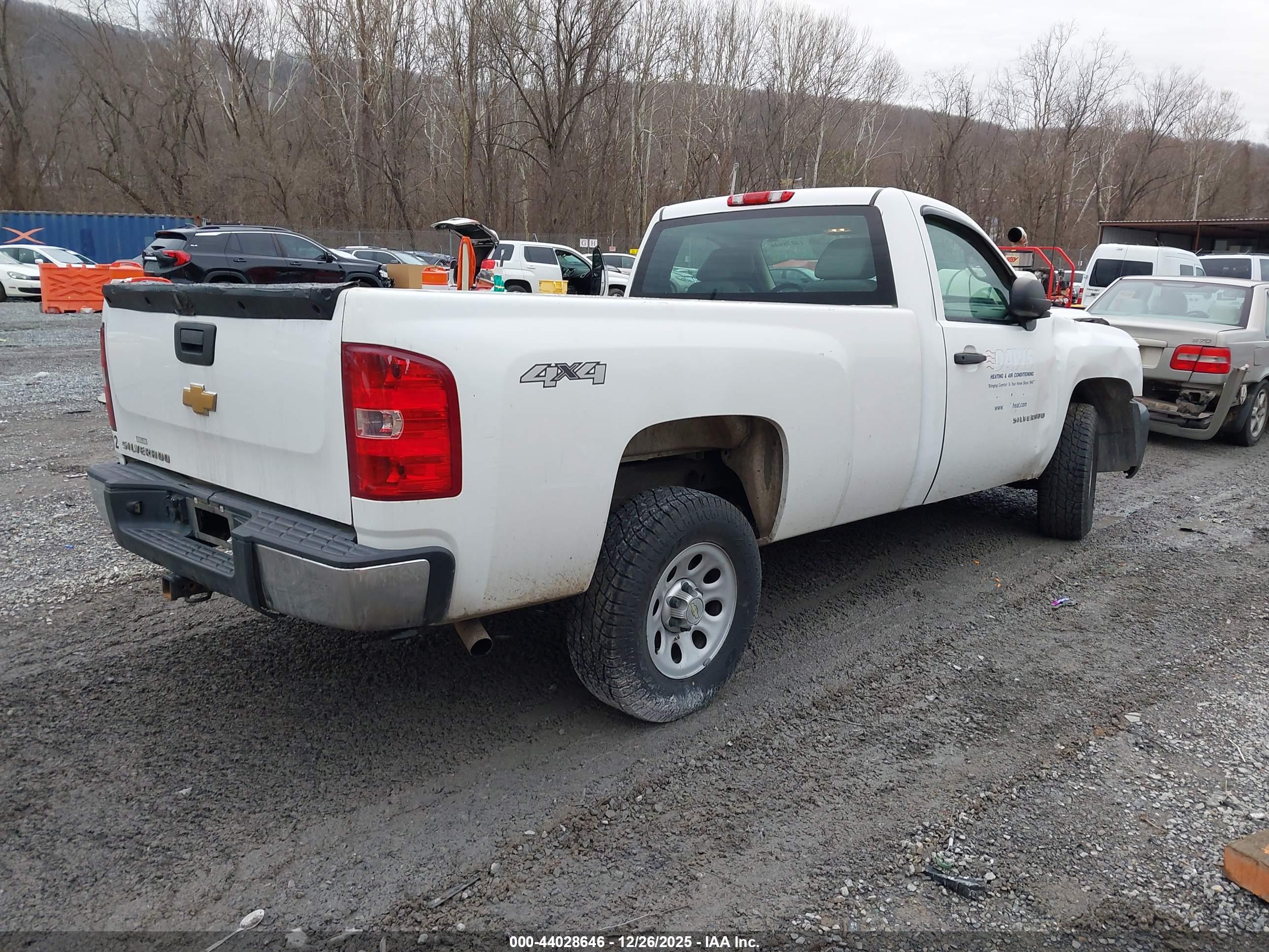 CHEVROLET SILVERADO image 4