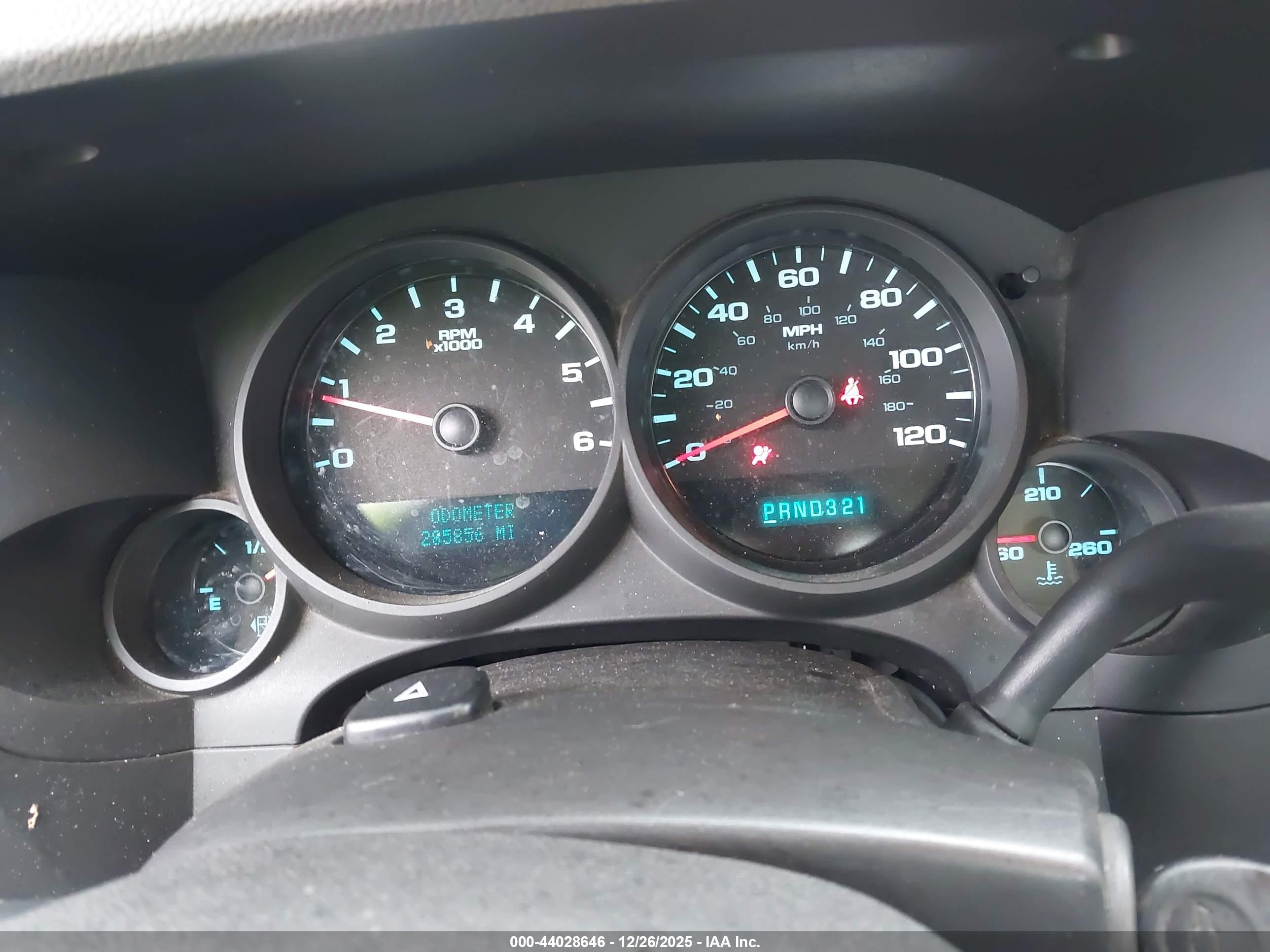 CHEVROLET SILVERADO image 7
