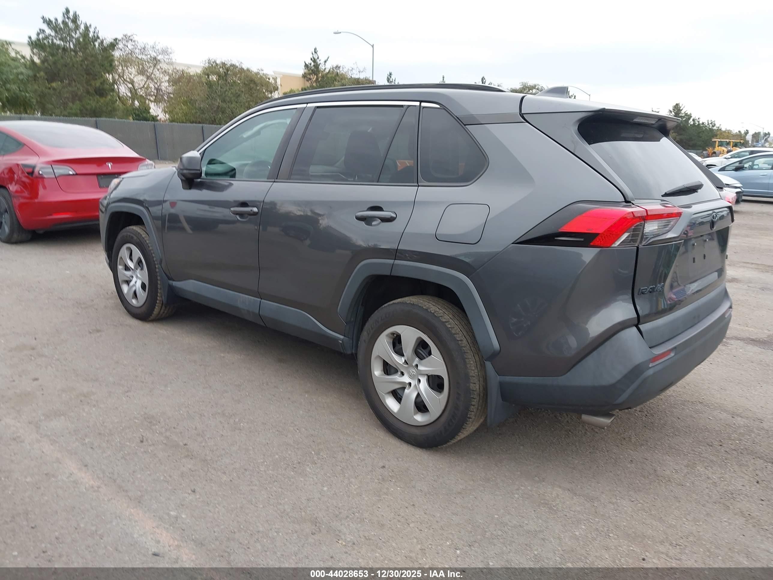 TOYOTA RAV4 image 3