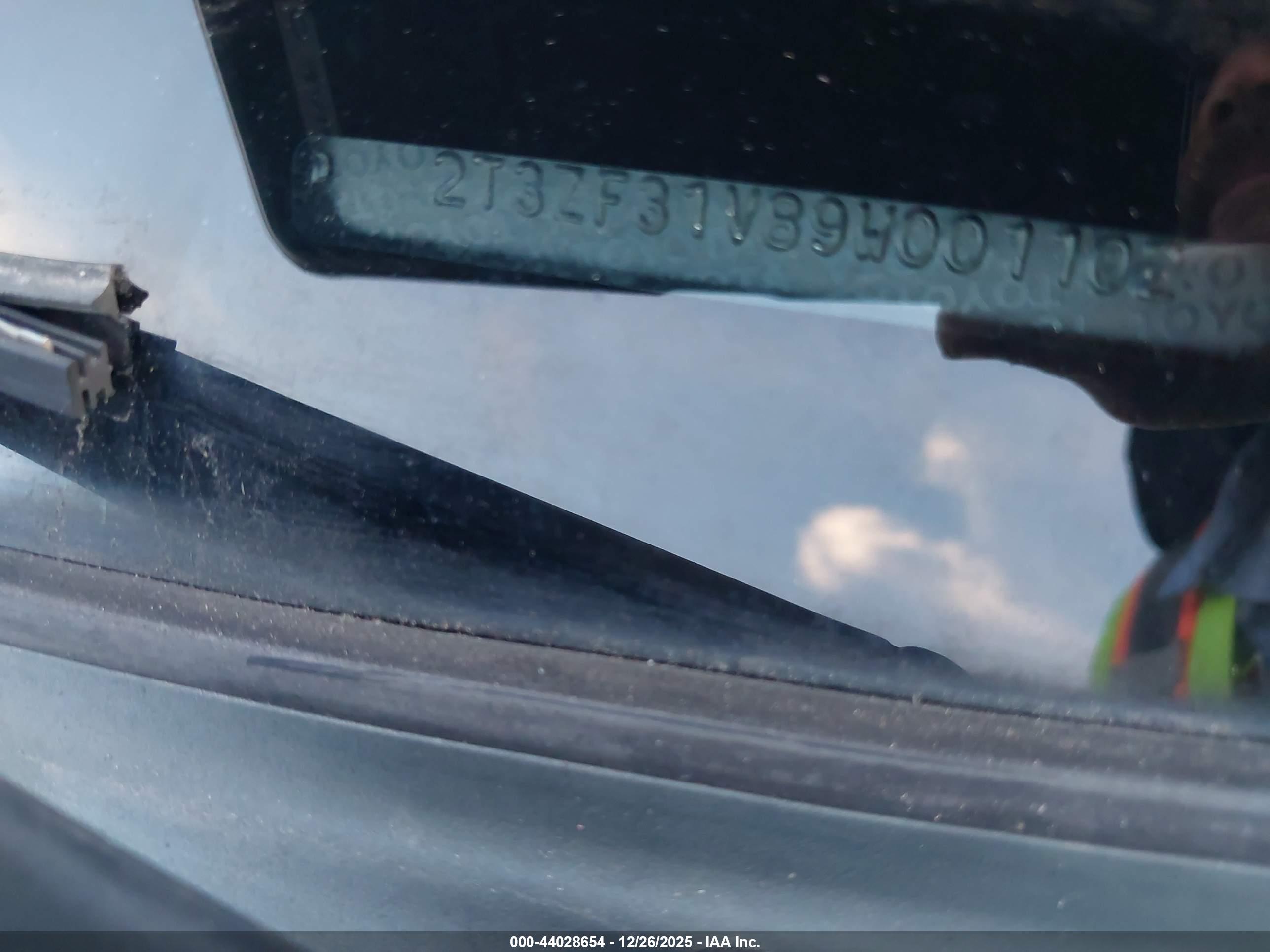 TOYOTA RAV4 image 9