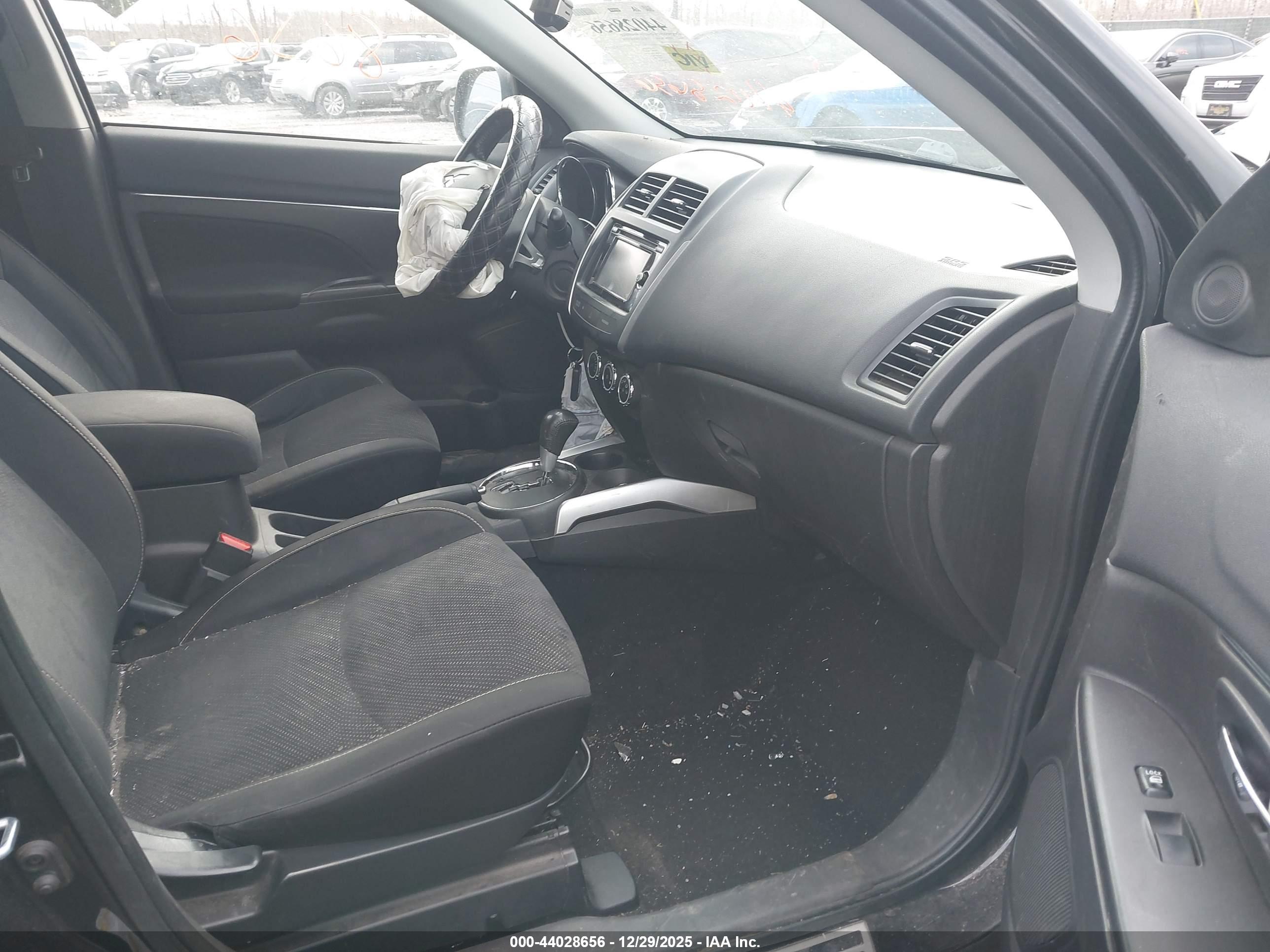 MITSUBISHI OUTLANDER image 5