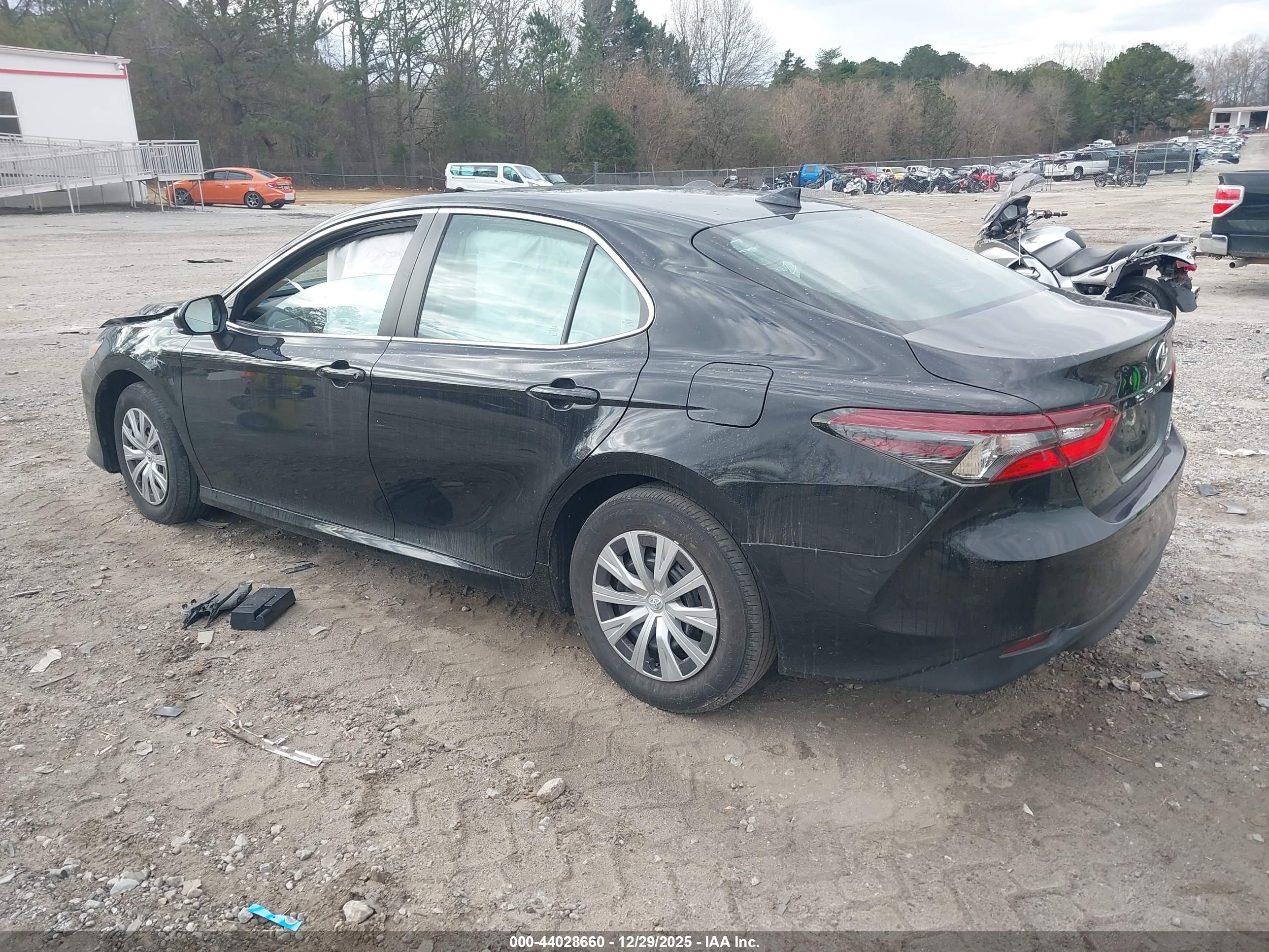 TOYOTA CAMRY image 3
