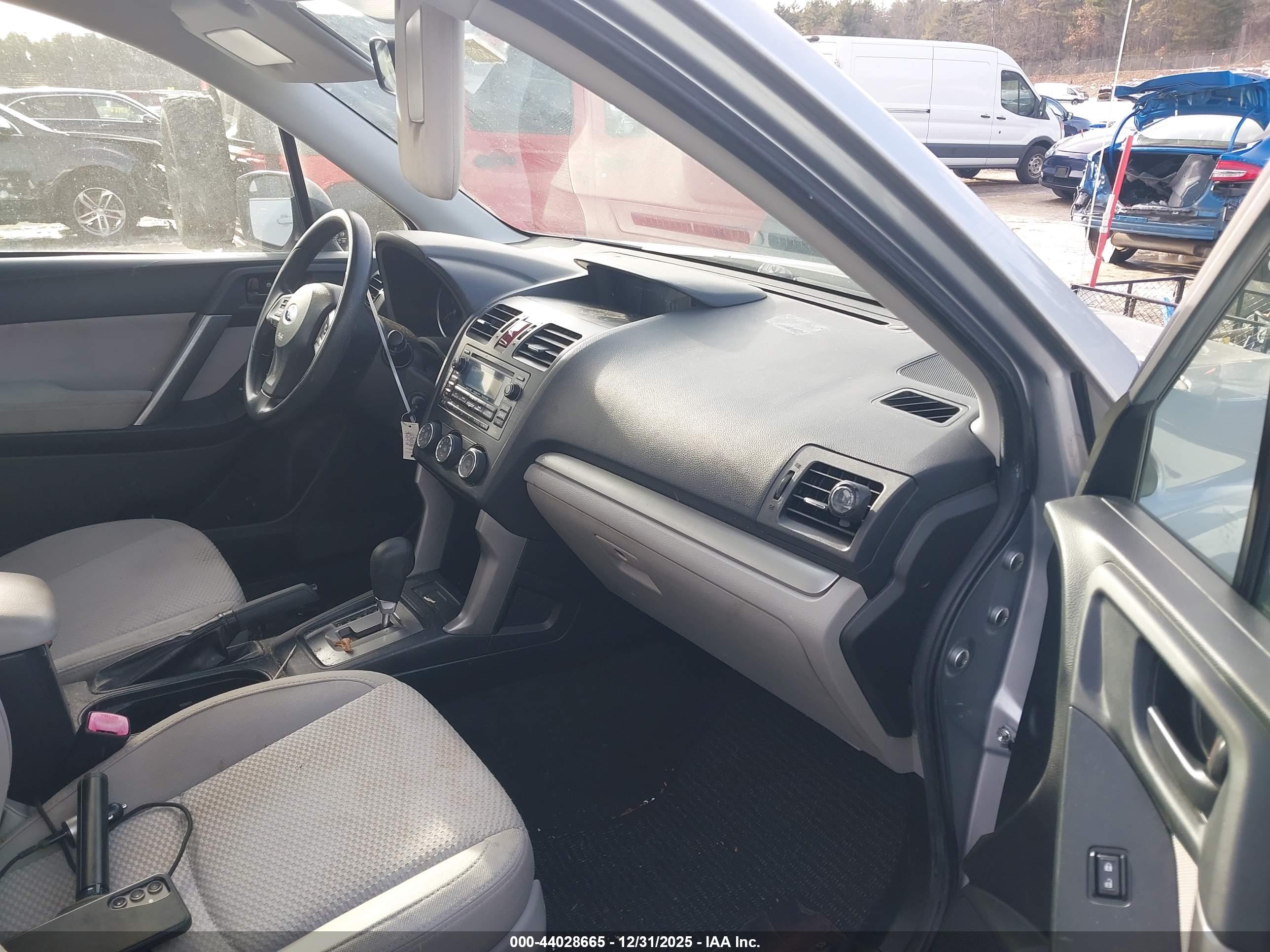 SUBARU FORESTER image 5