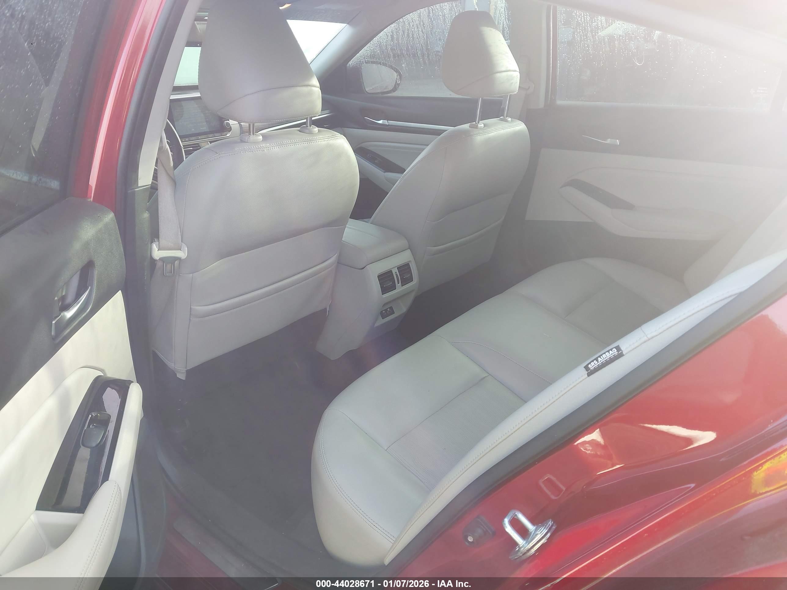 NISSAN ALTIMA image 8