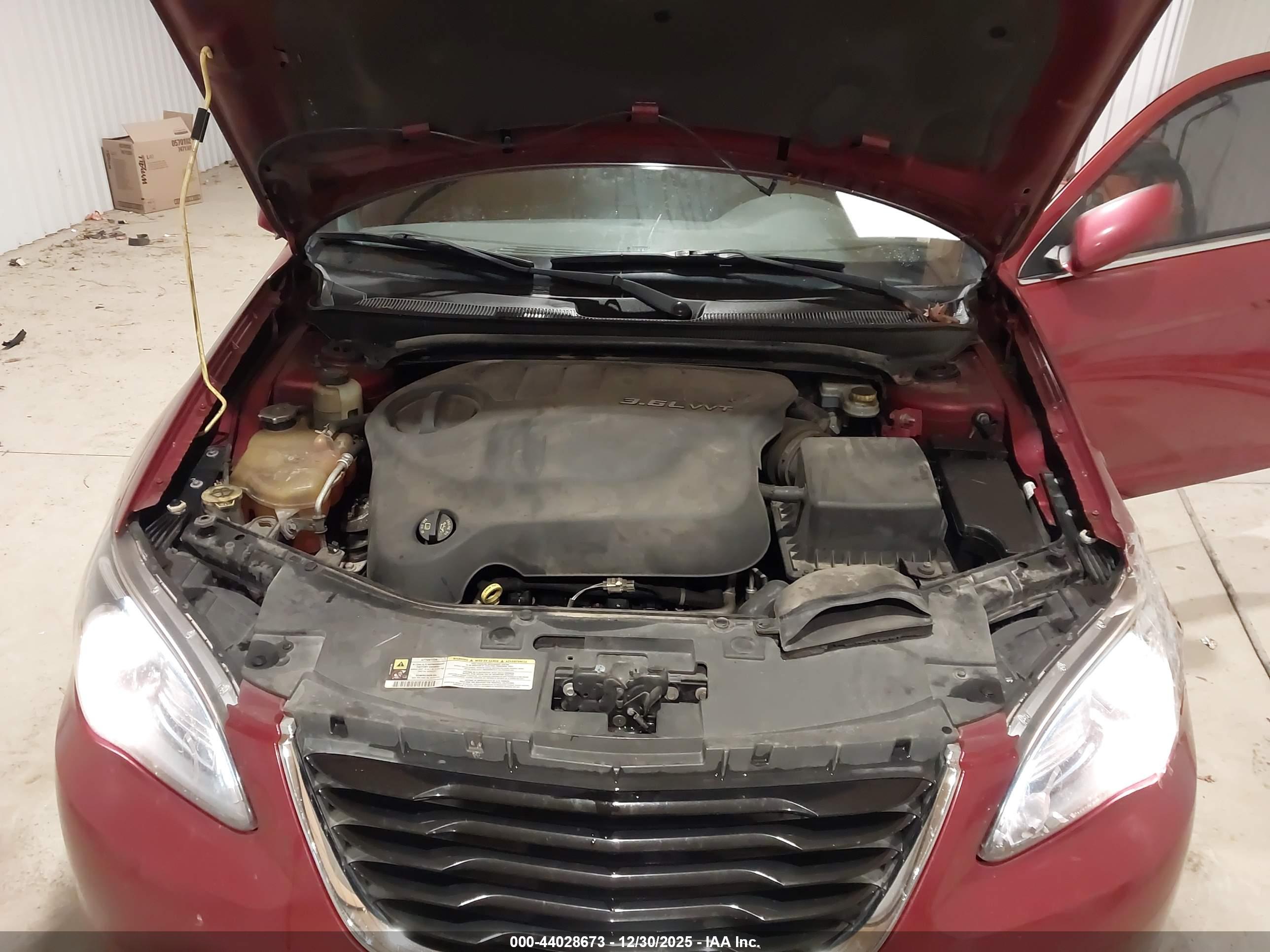 CHRYSLER 200 image 10