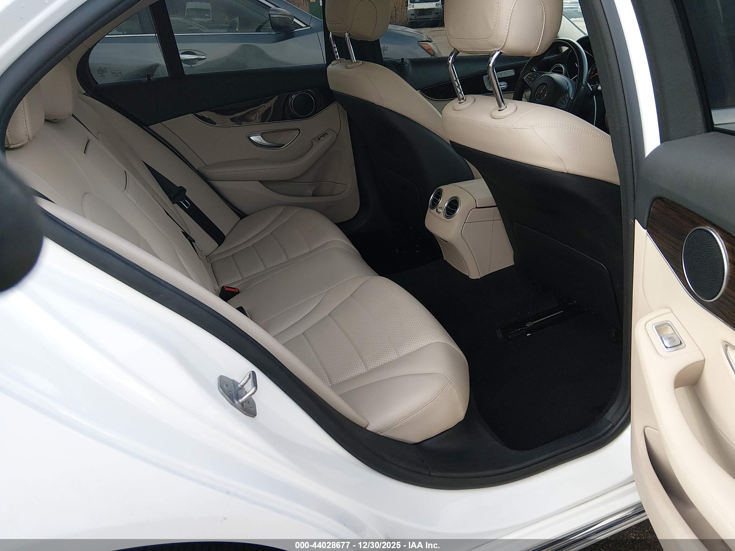 MERCEDES-BENZ C image 8