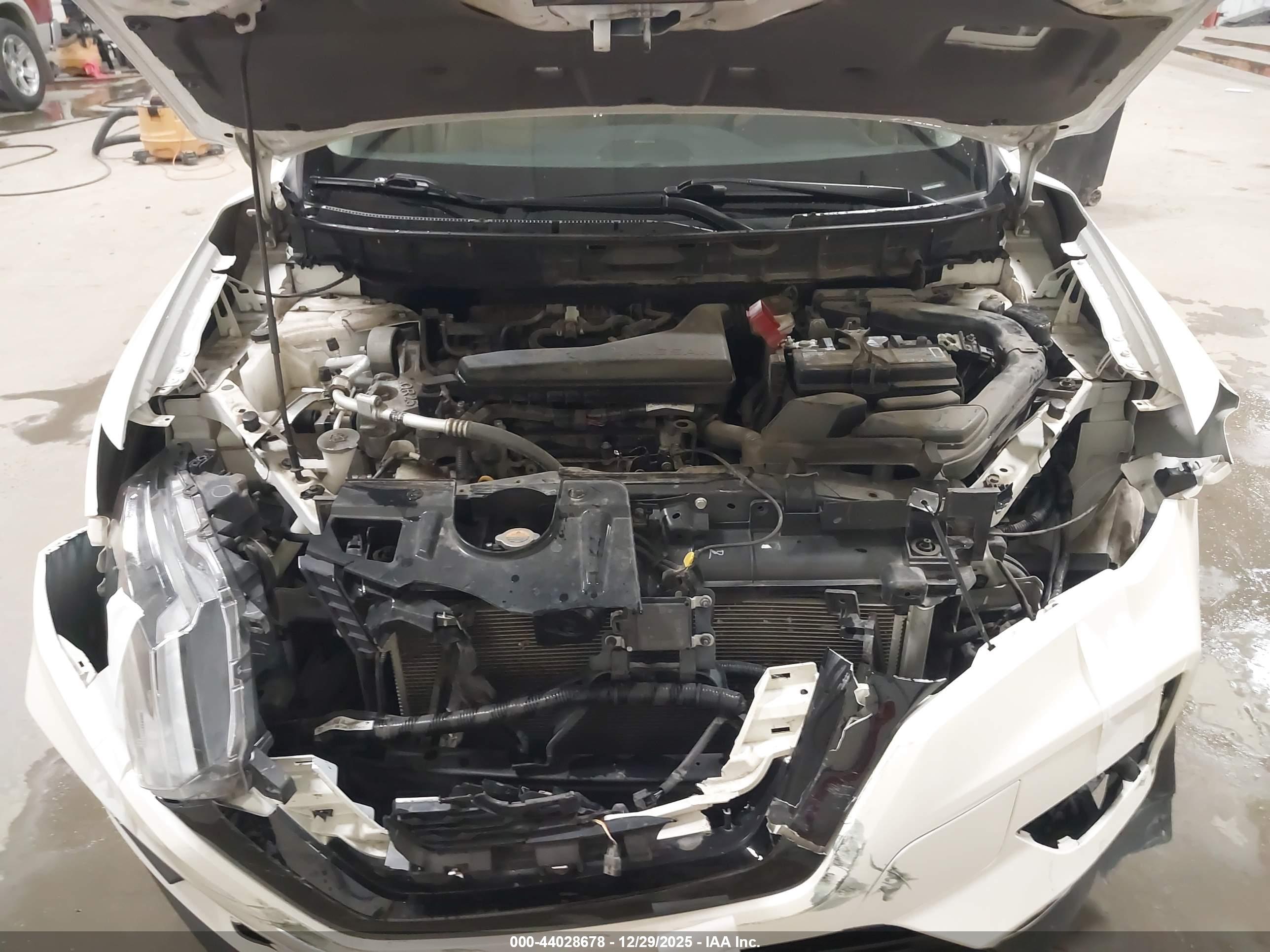 NISSAN ROGUE image 10