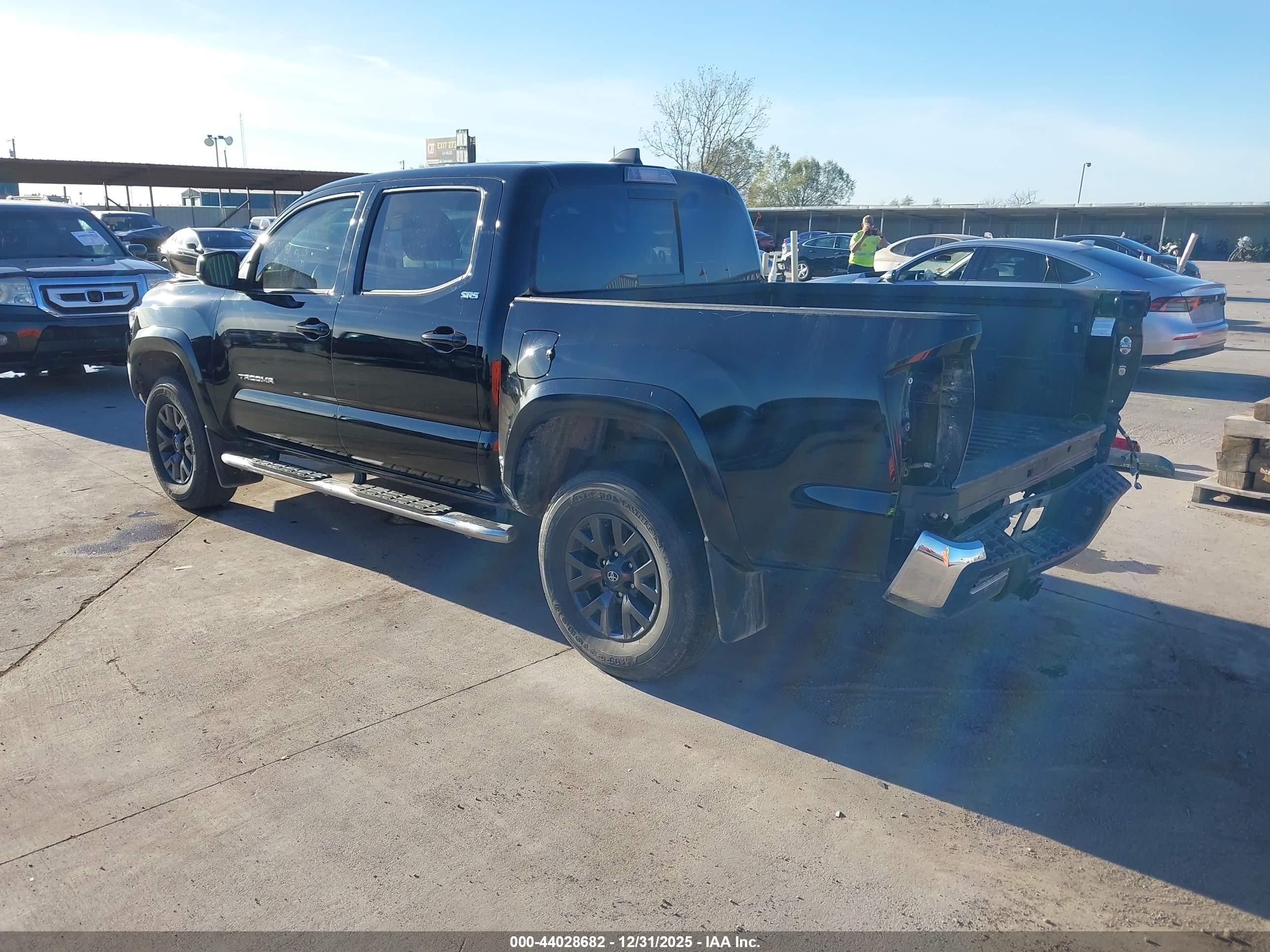 TOYOTA TACOMA image 3