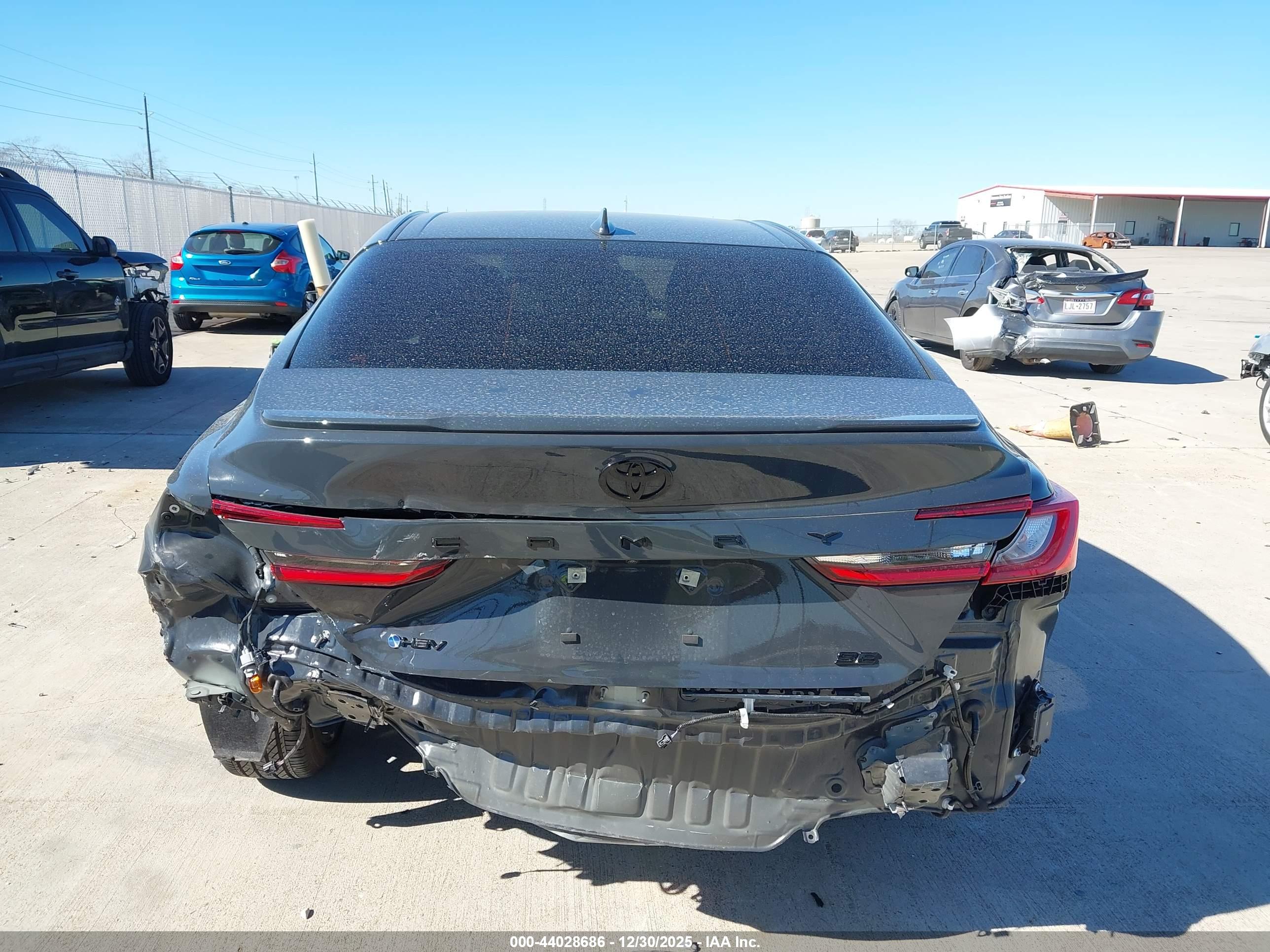 TOYOTA CAMRY image 6